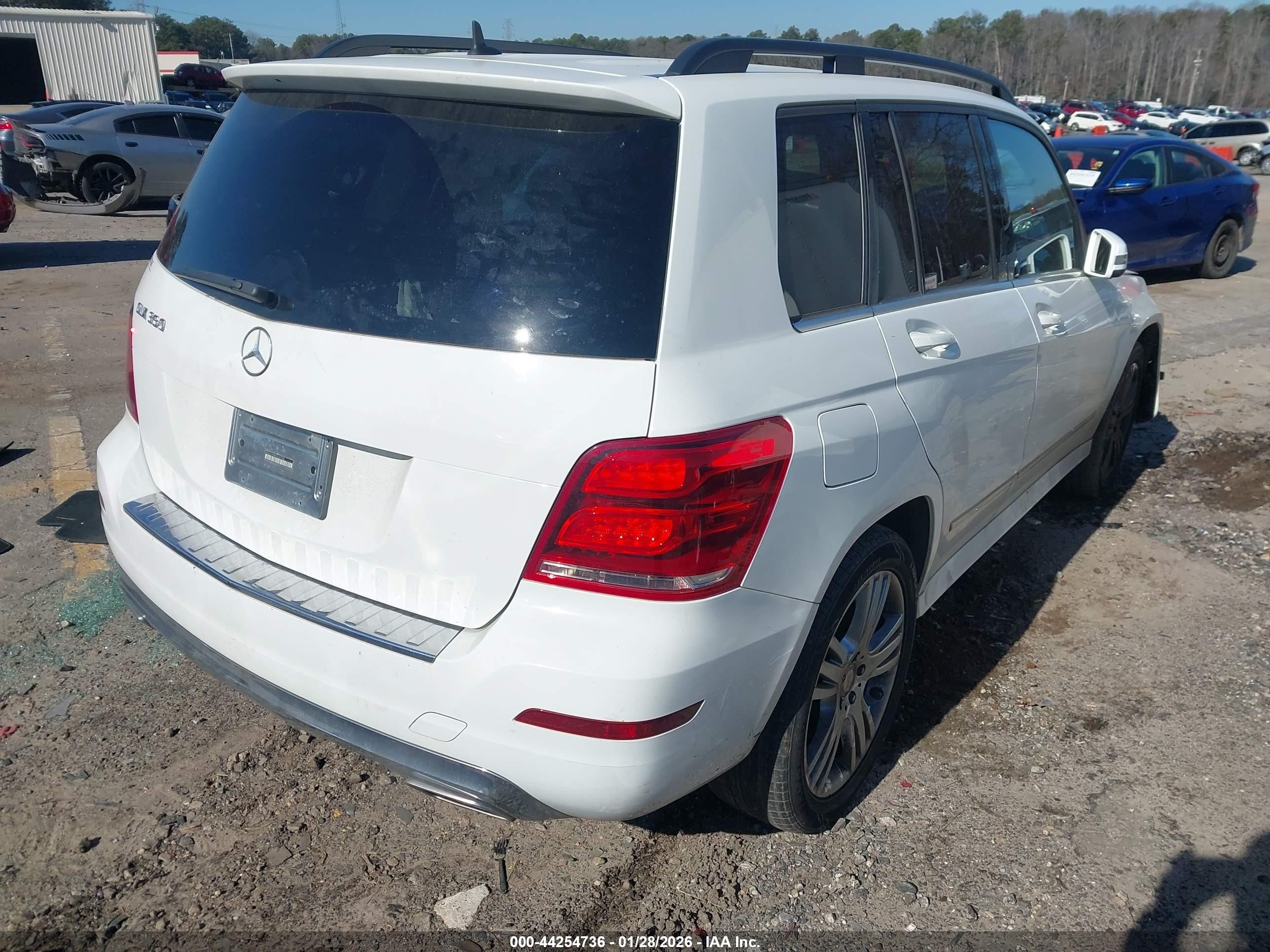 2014 Mercedes-benz Glk 350   White vin: WDCGG5HB0EG267788