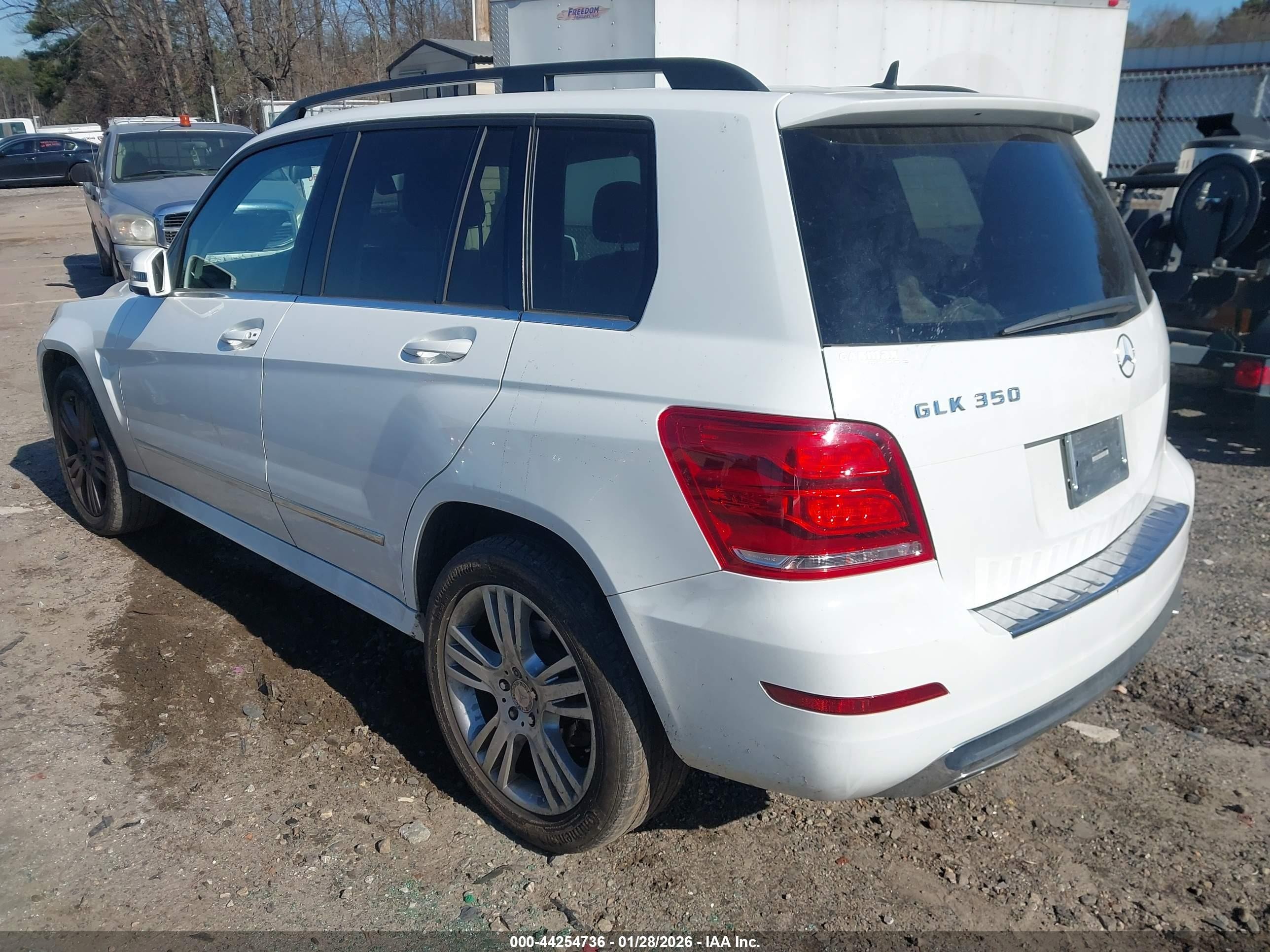 2014 Mercedes-benz Glk 350   White vin: WDCGG5HB0EG267788