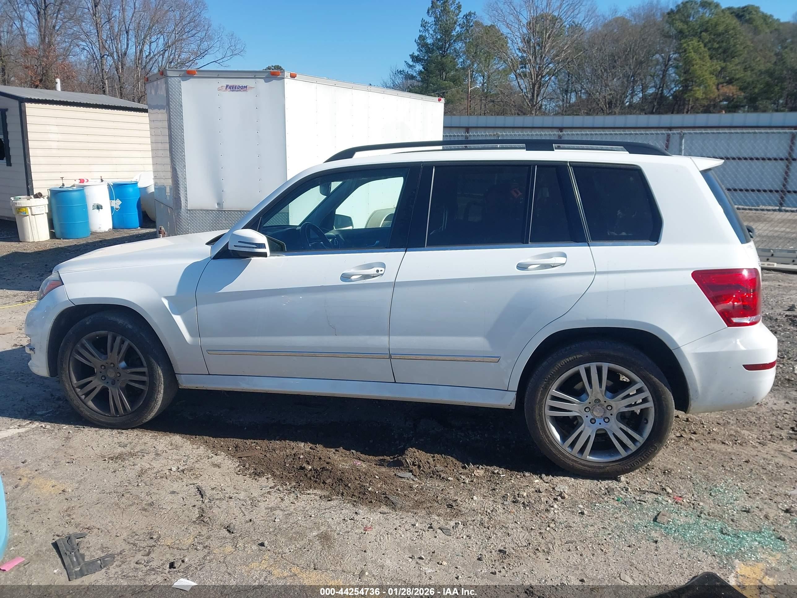 2014 Mercedes-benz Glk 350   White vin: WDCGG5HB0EG267788