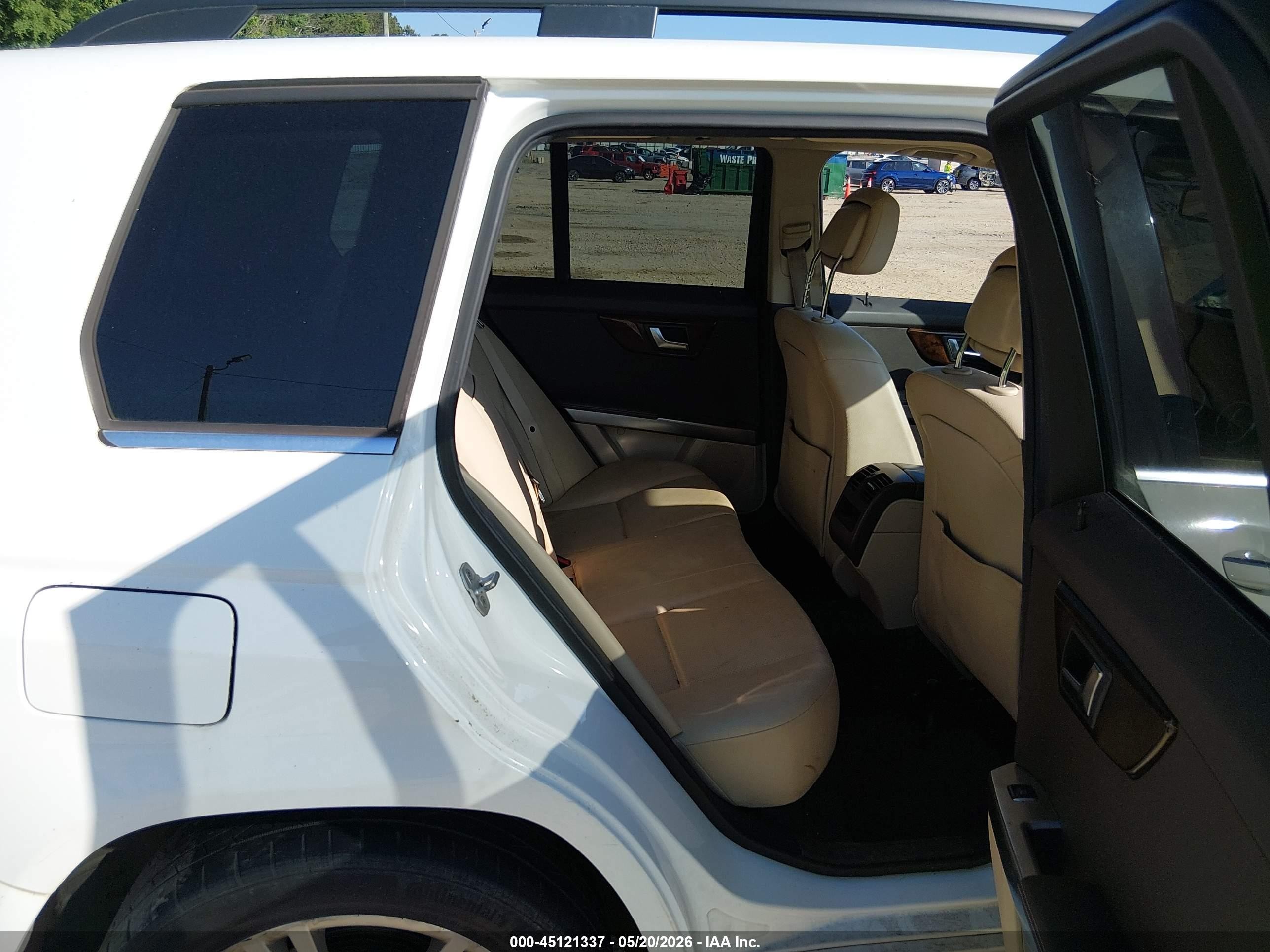 2014 Mercedes-benz Glk 350   White vin: WDCGG5HB0EG315497