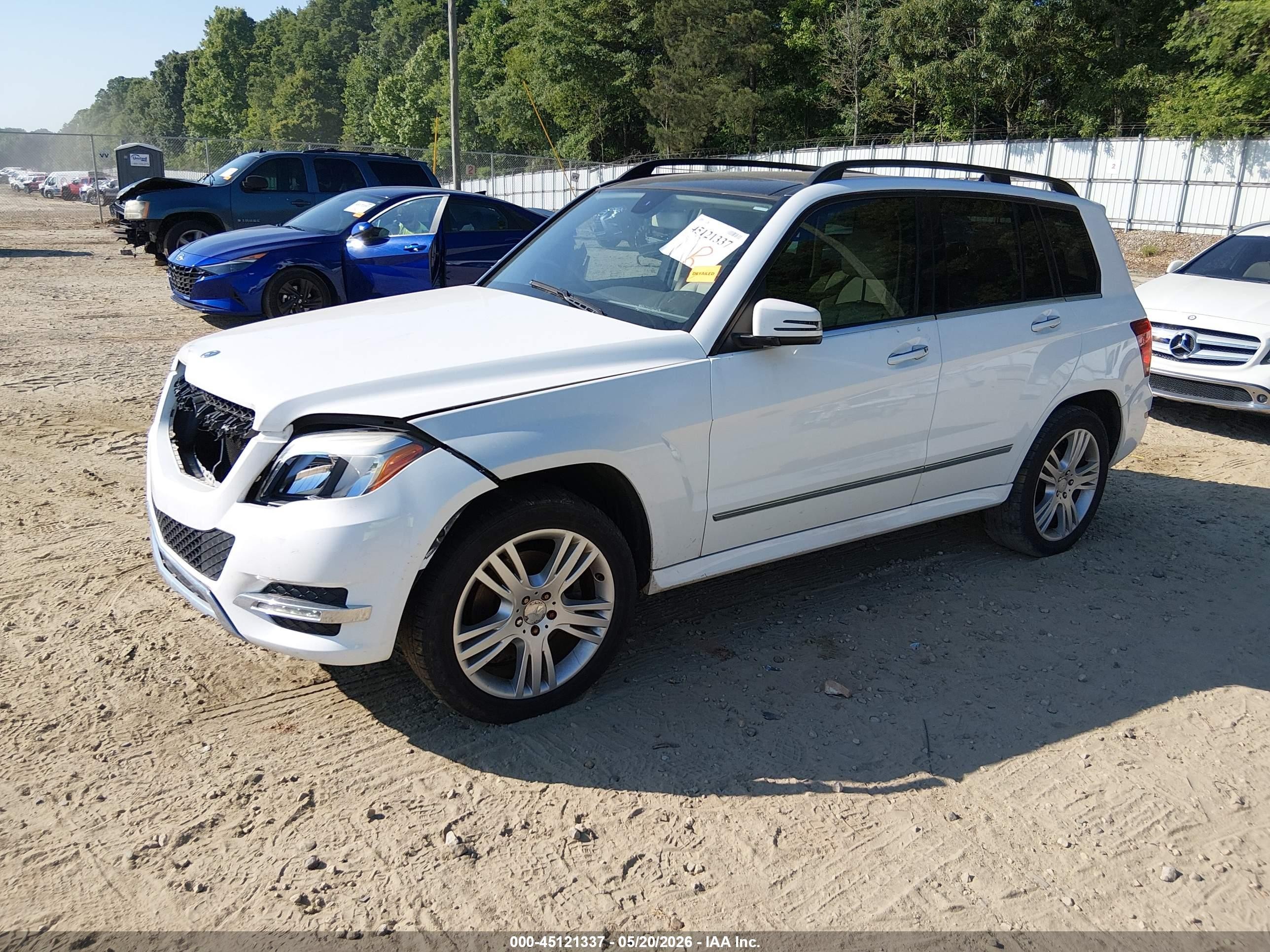 2014 Mercedes-benz Glk 350   White vin: WDCGG5HB0EG315497