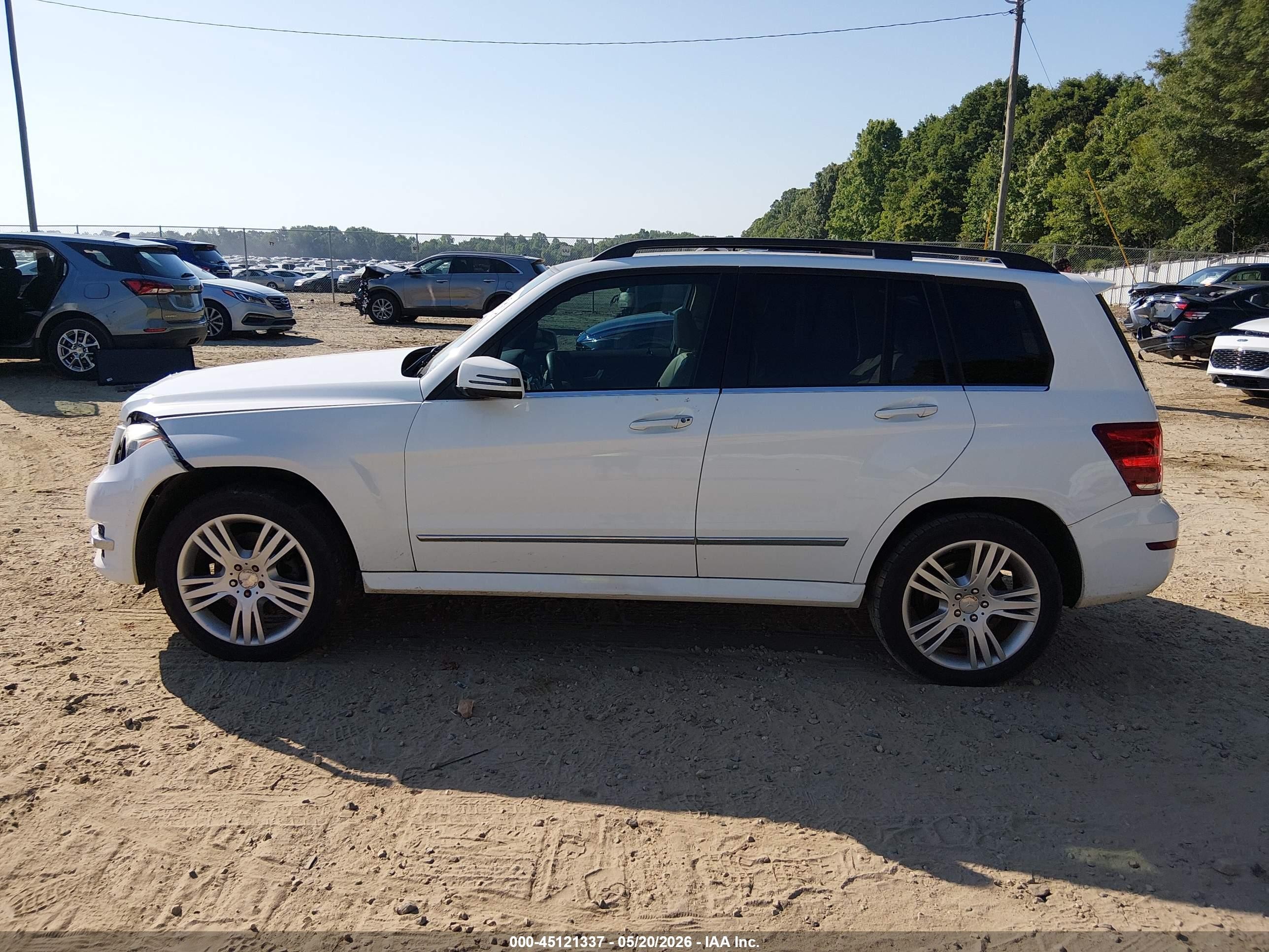 2014 Mercedes-benz Glk 350   White vin: WDCGG5HB0EG315497