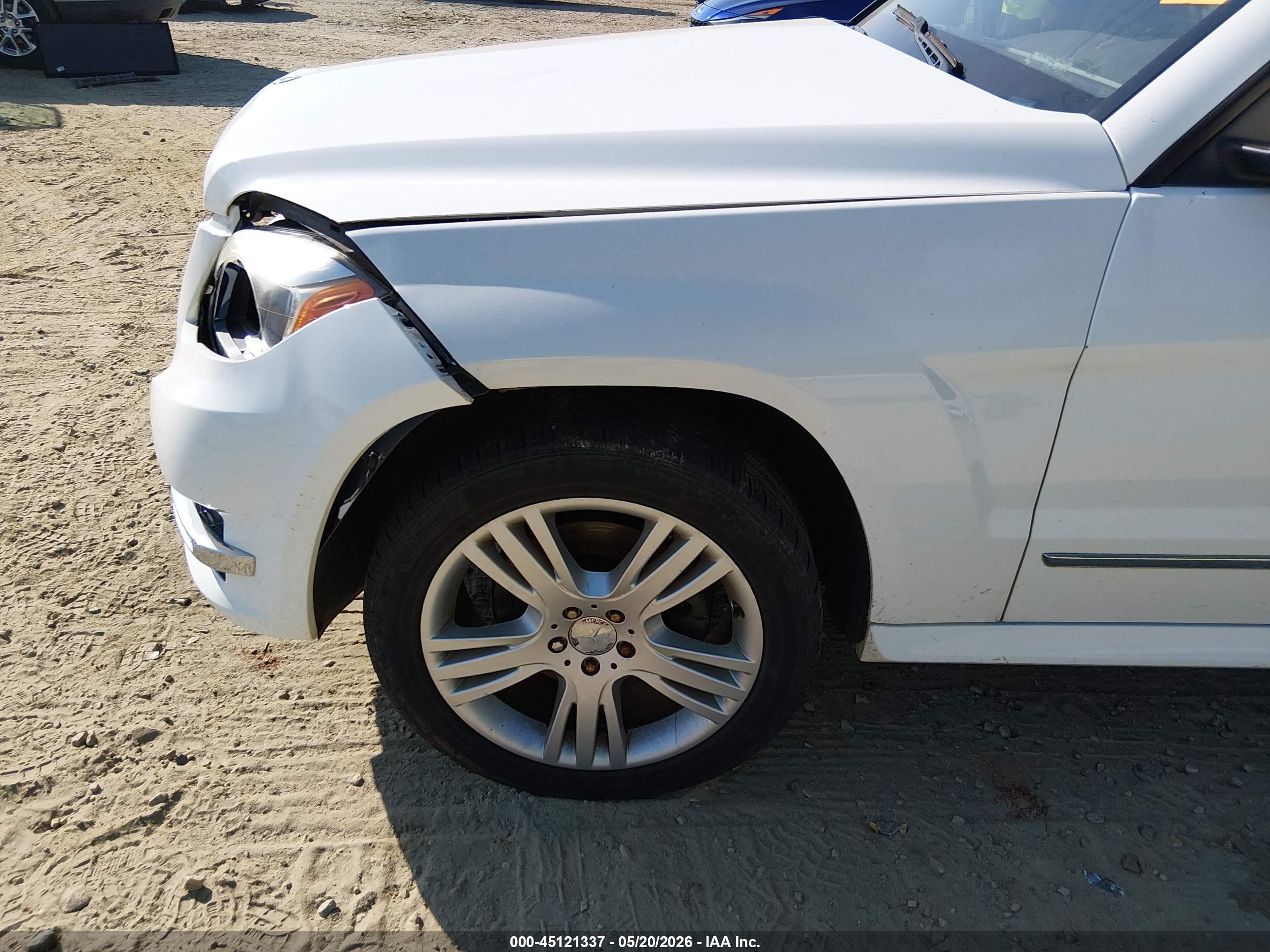 2014 Mercedes-benz Glk 350   White vin: WDCGG5HB0EG315497