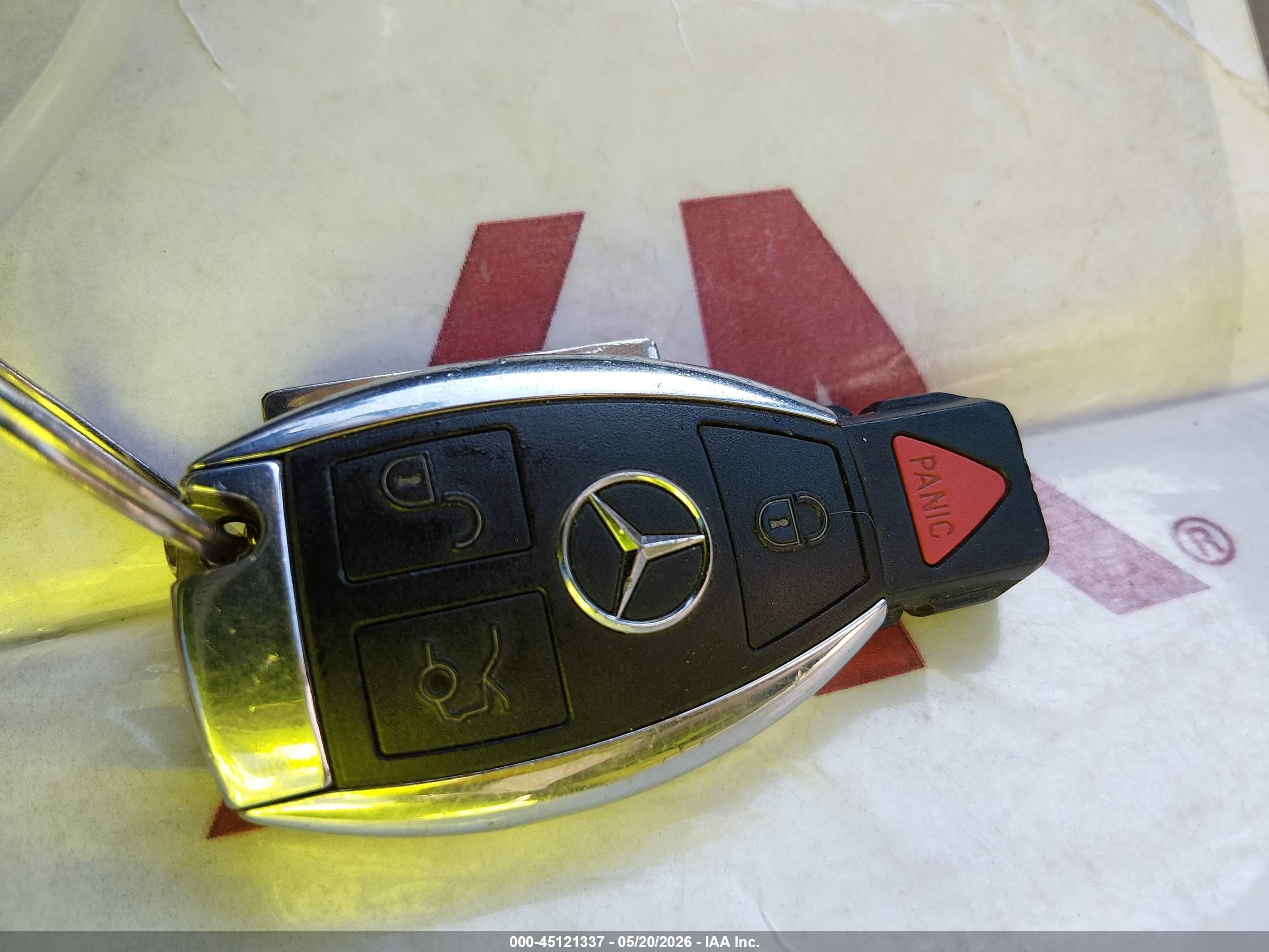 2014 Mercedes-benz Glk 350   White vin: WDCGG5HB0EG315497