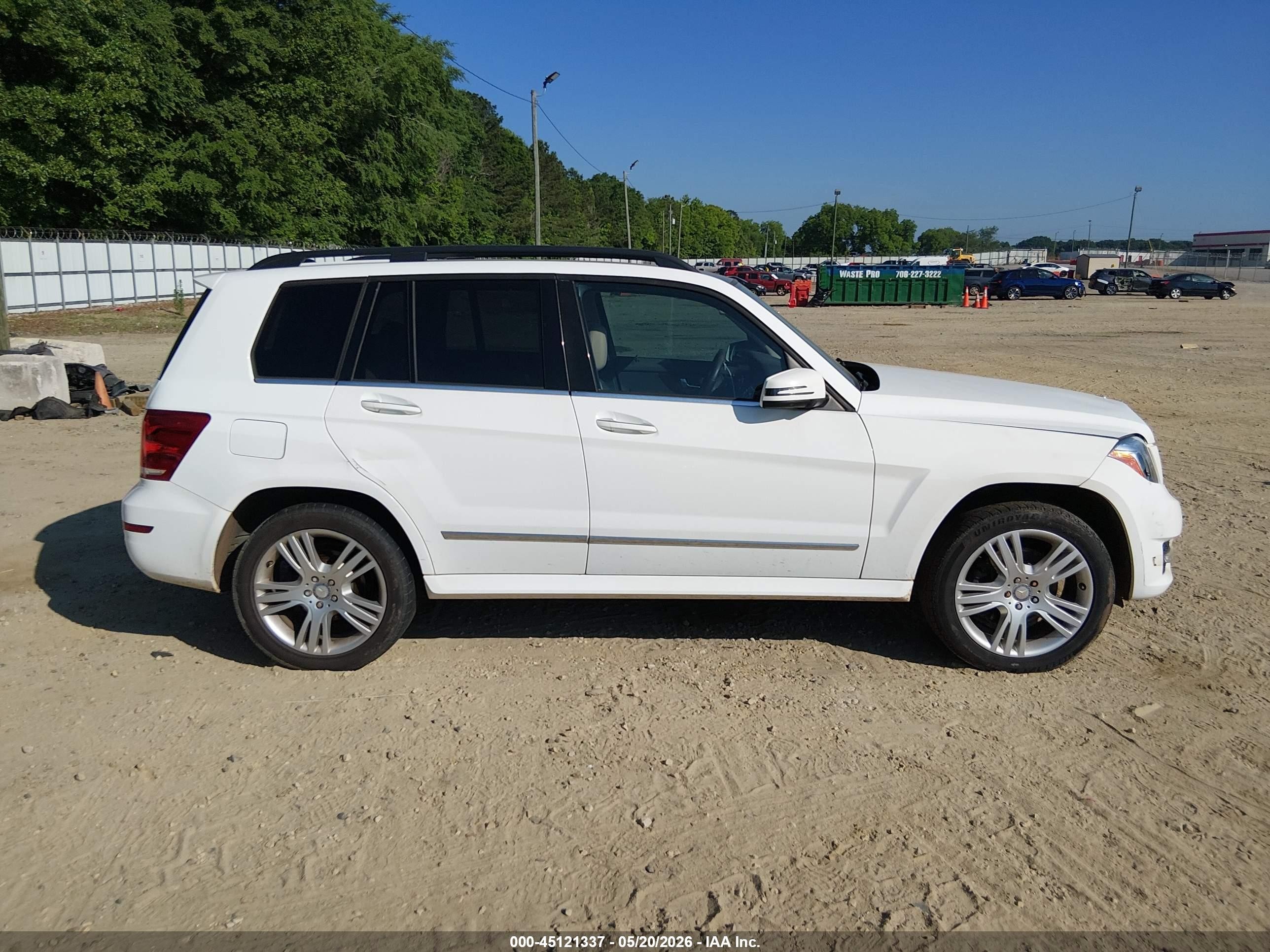 2014 Mercedes-benz Glk 350   White vin: WDCGG5HB0EG315497