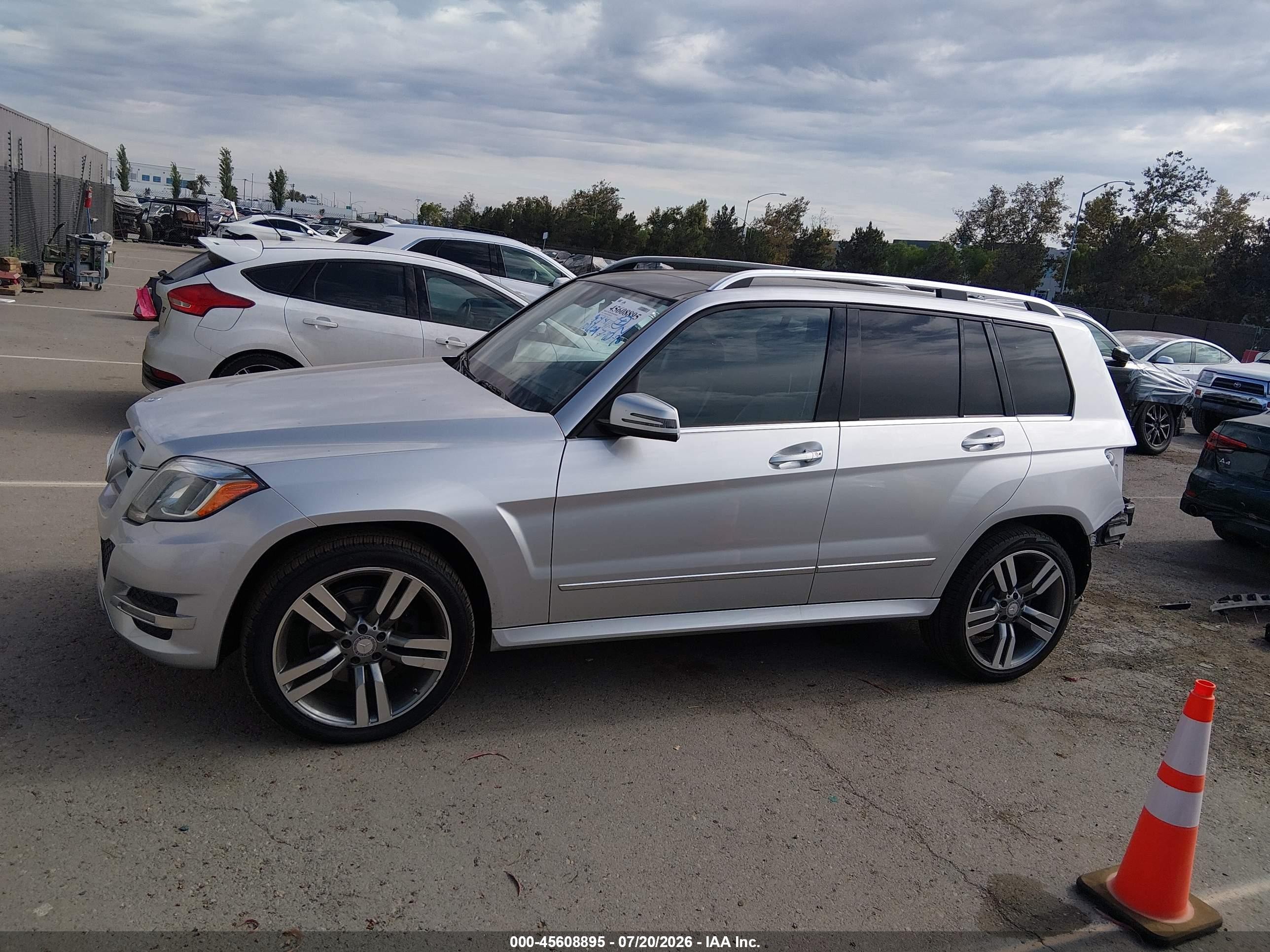 2015 Mercedes-benz Glk 350   Silver vin: WDCGG5HB0FG339686