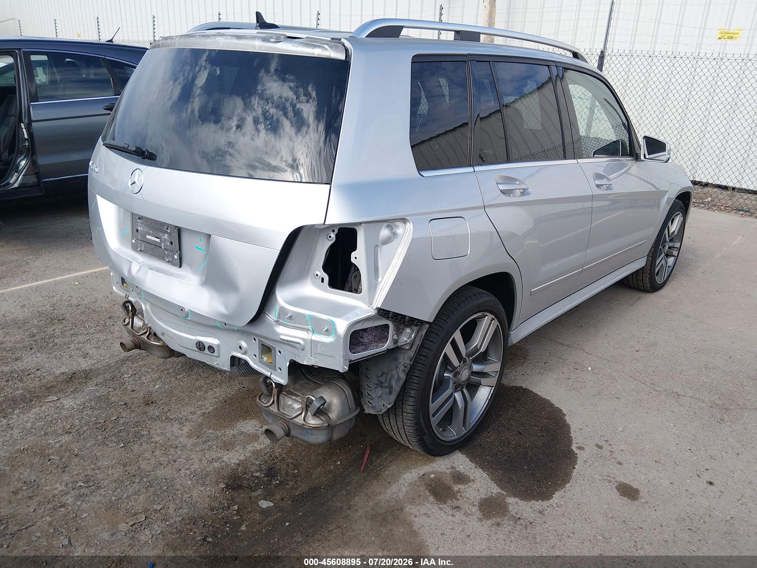 2015 Mercedes-benz Glk 350   Silver vin: WDCGG5HB0FG339686