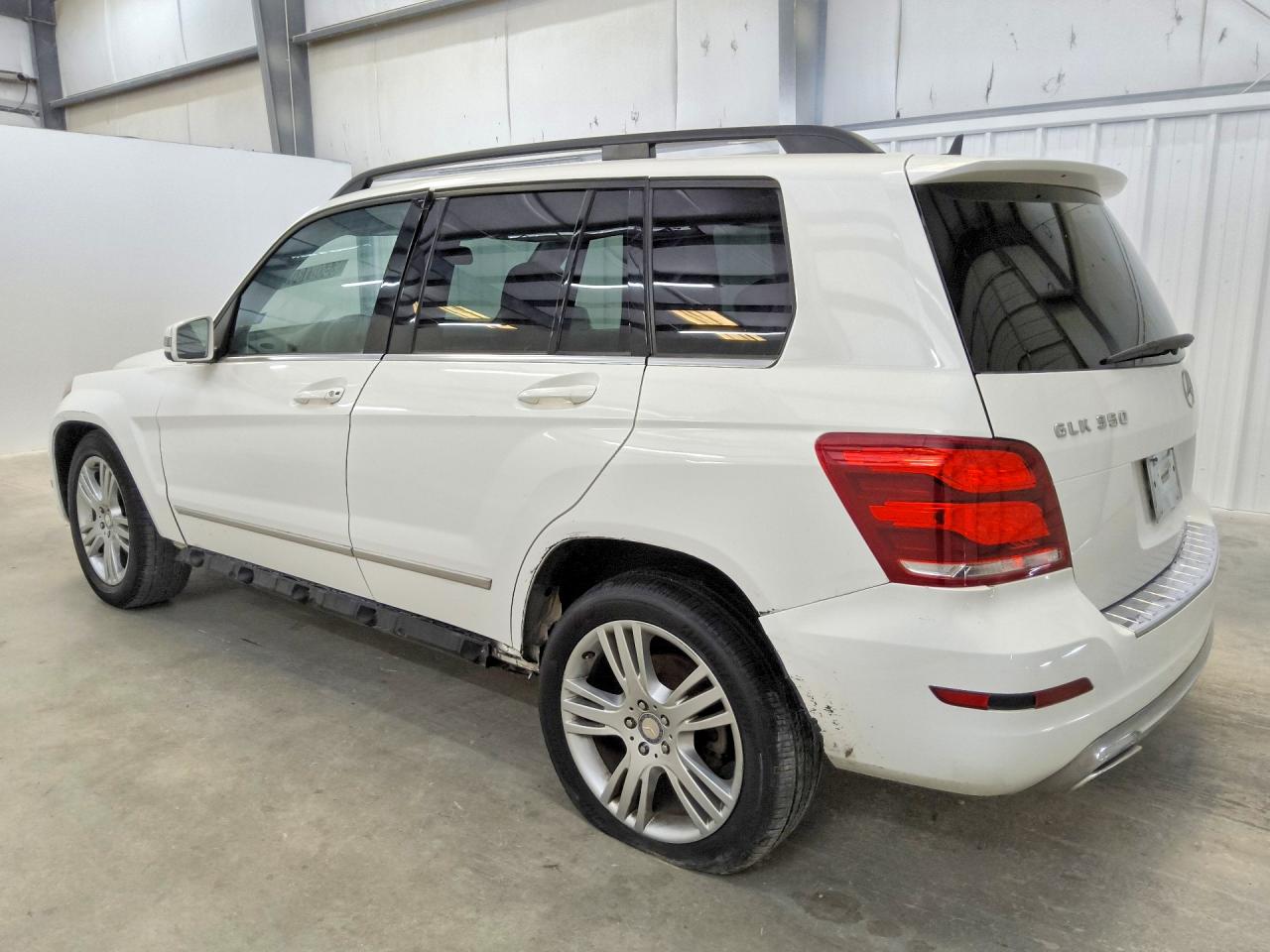 2015 Mercedes-benz Glk Белый vin: WDCGG5HB0FG359078