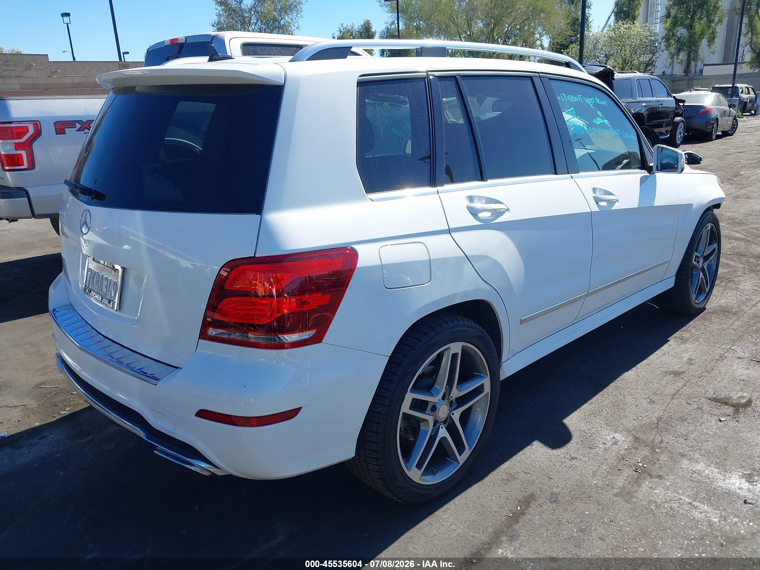 2015 Mercedes-benz Glk 350   White vin: WDCGG5HB0FG366208