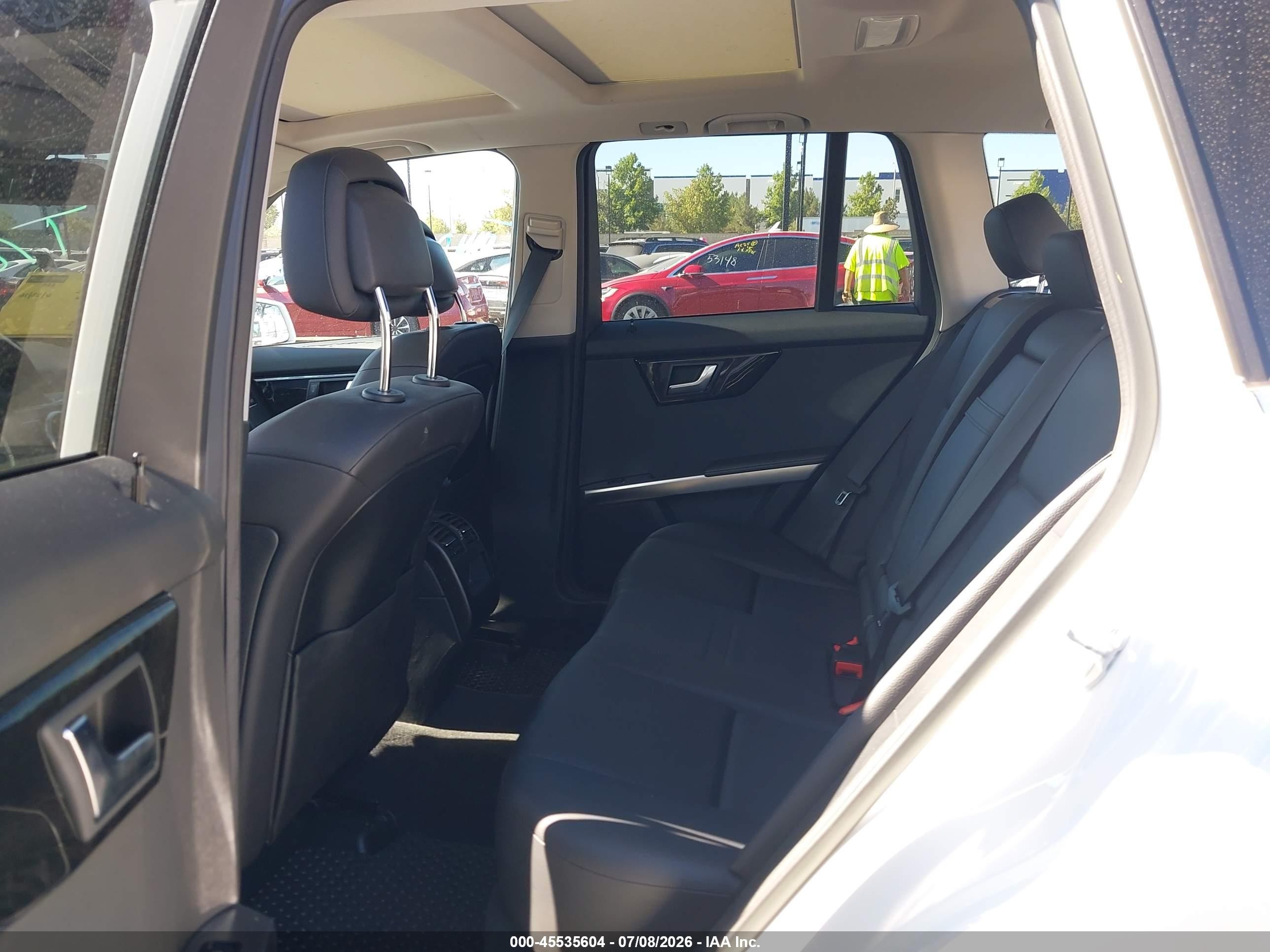 2015 Mercedes-benz Glk 350   White vin: WDCGG5HB0FG366208