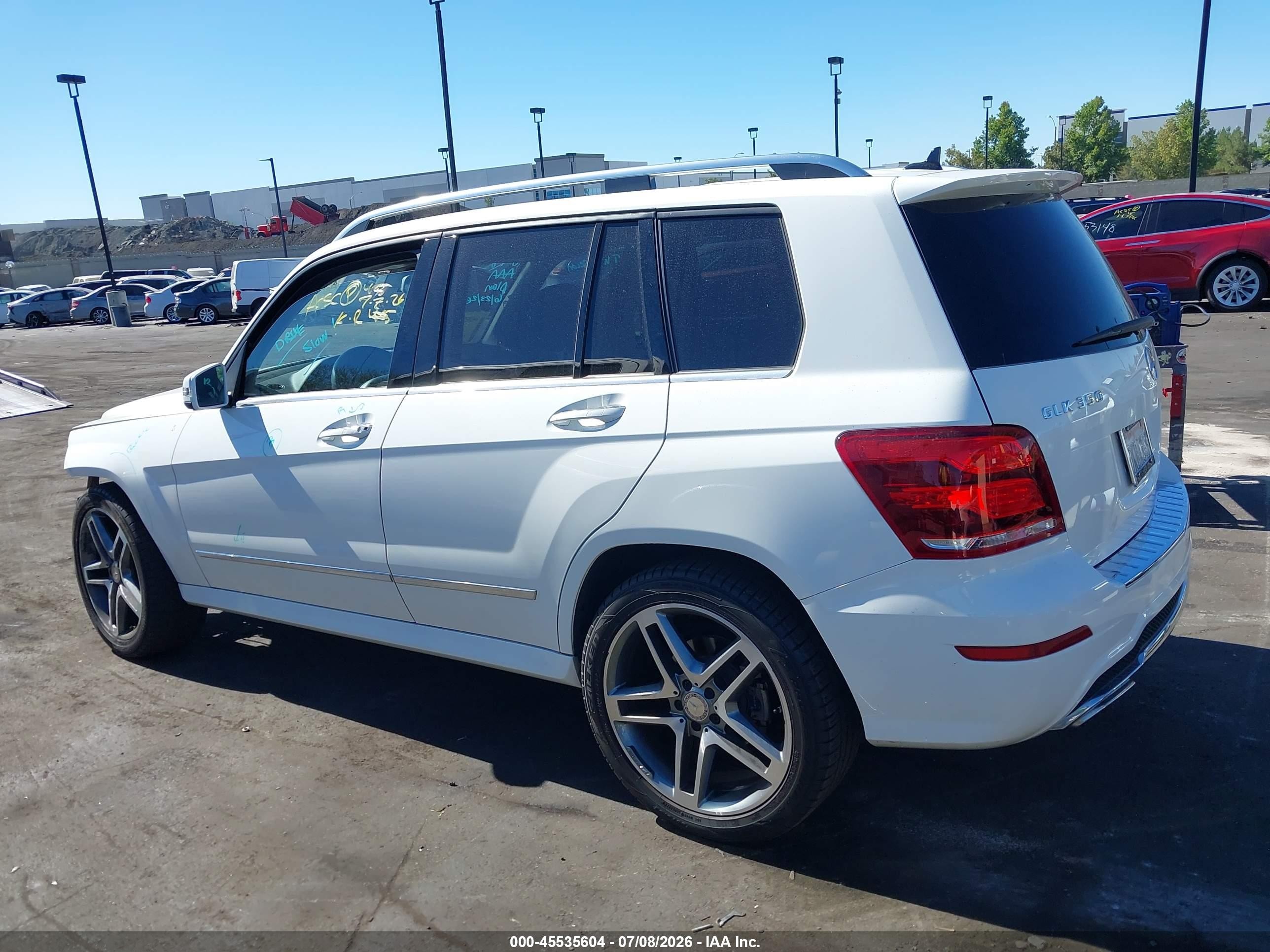 2015 Mercedes-benz Glk 350   White vin: WDCGG5HB0FG366208