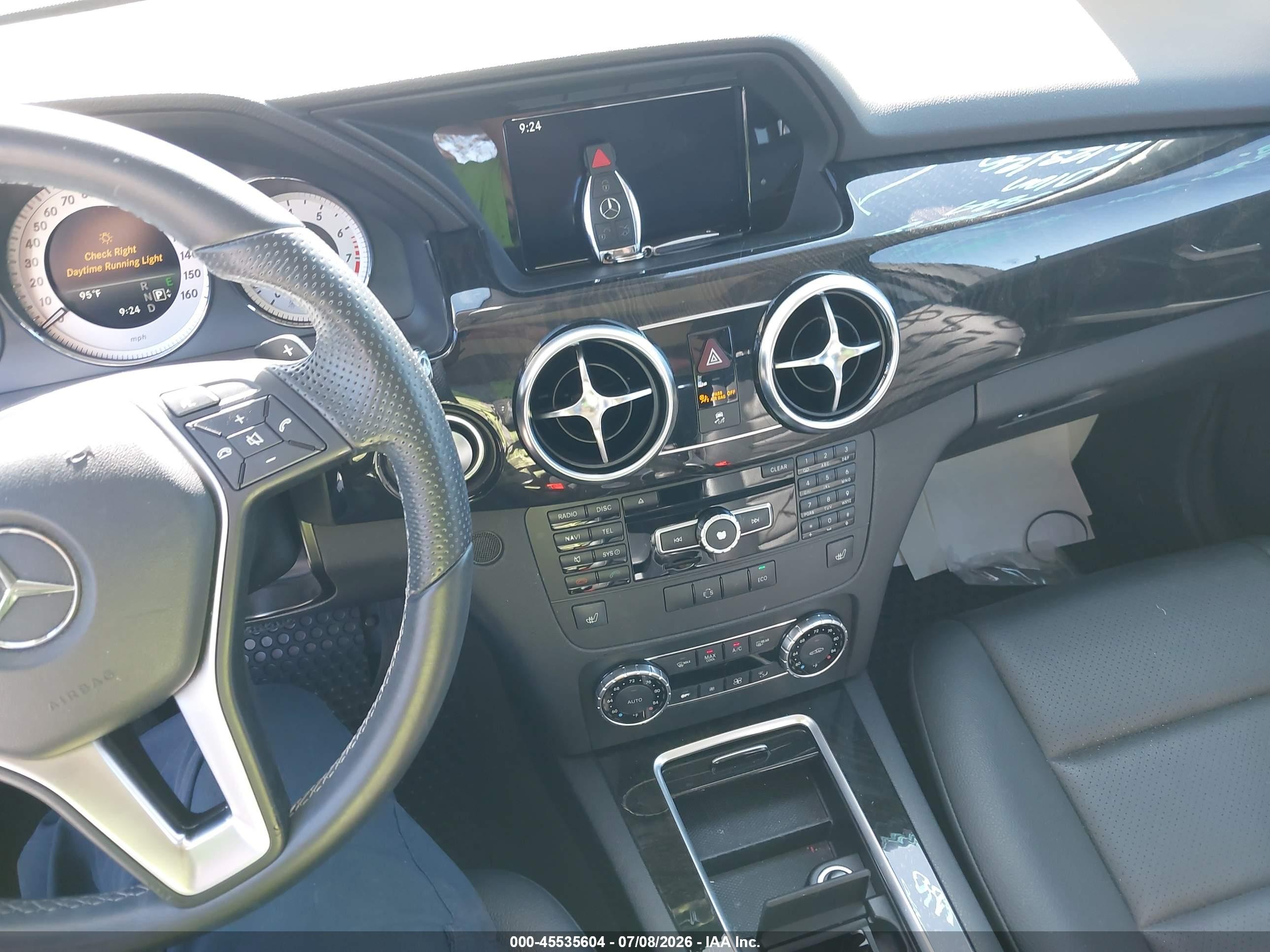 2015 Mercedes-benz Glk 350   White vin: WDCGG5HB0FG366208