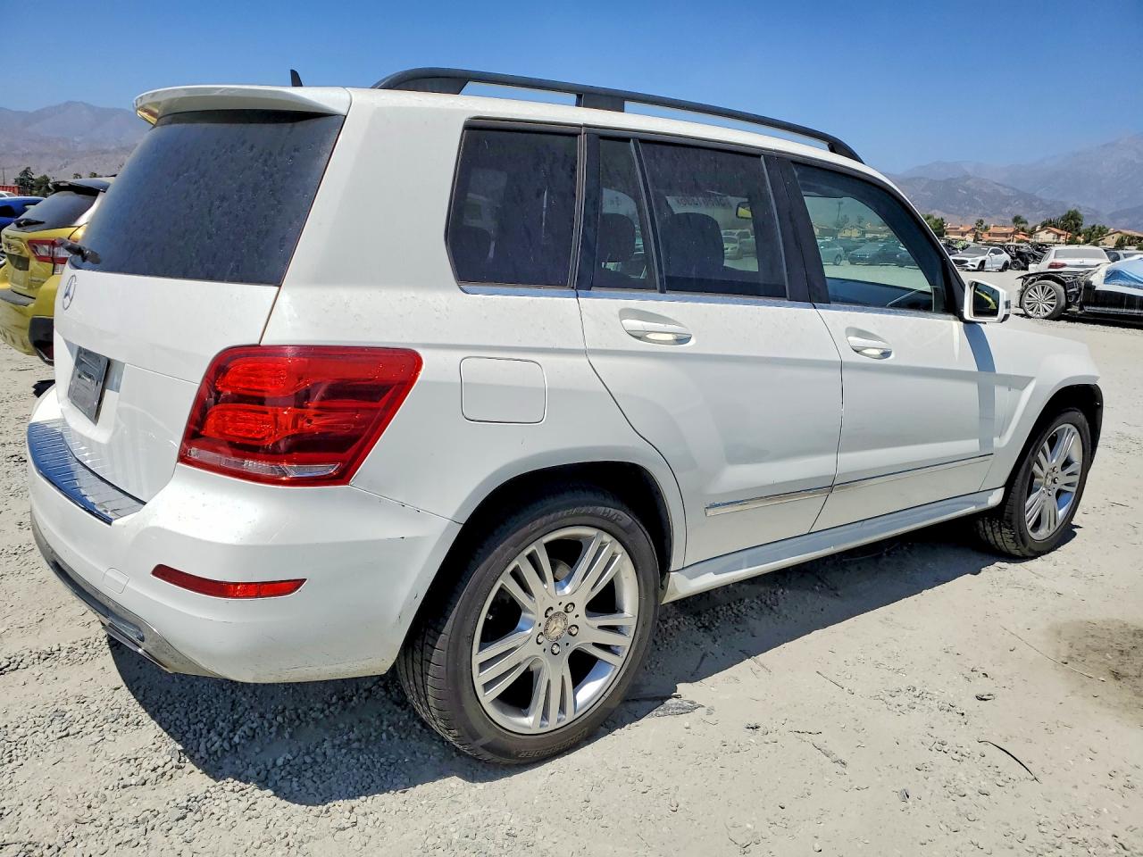 2015 Mercedes-benz Glk 350 White vin: WDCGG5HB0FG408487