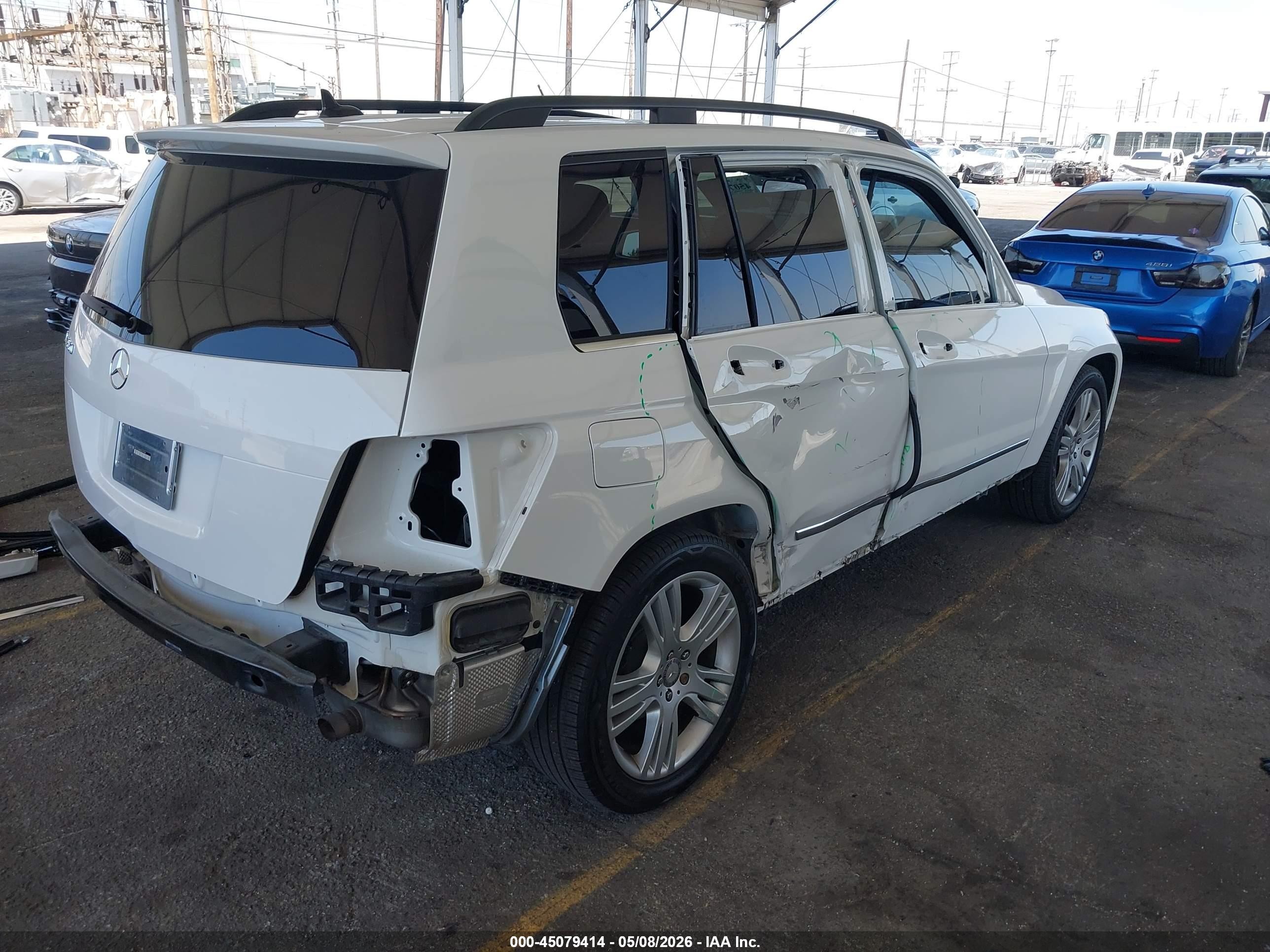 2015 Mercedes-benz Glk 350   White vin: WDCGG5HB0FG413544