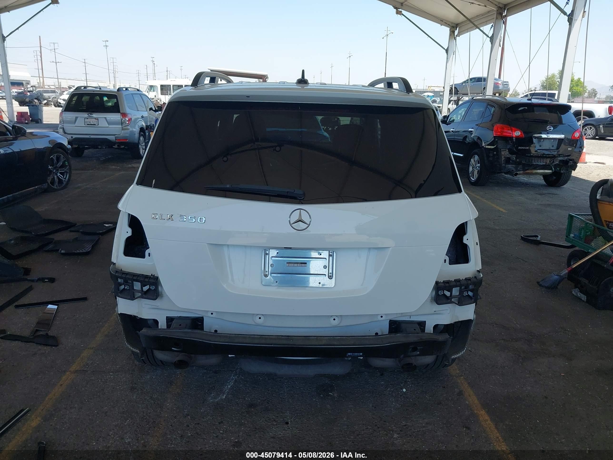 2015 Mercedes-benz Glk 350   White vin: WDCGG5HB0FG413544