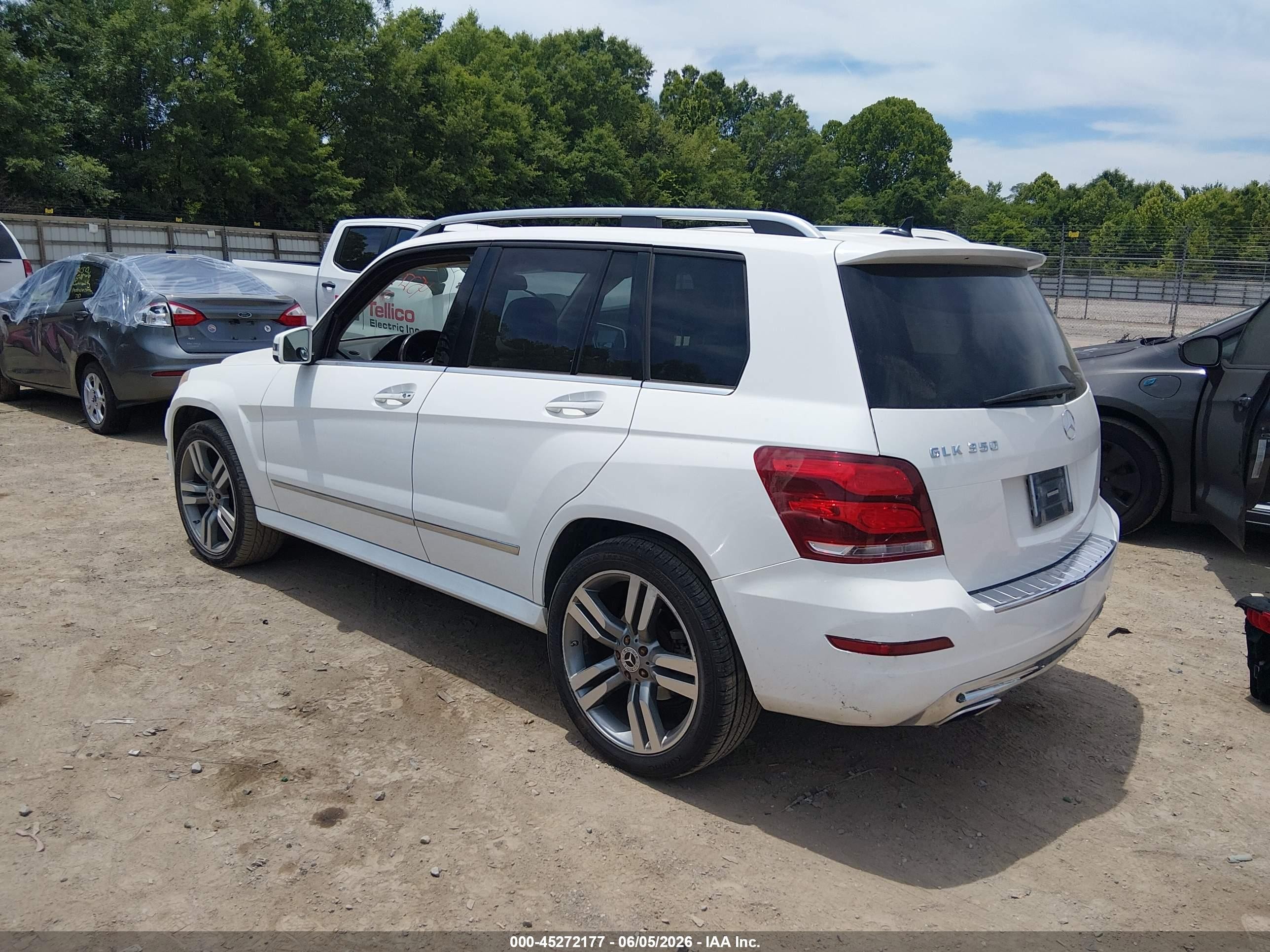 2013 Mercedes-benz Glk 350   White vin: WDCGG5HB1DG018740