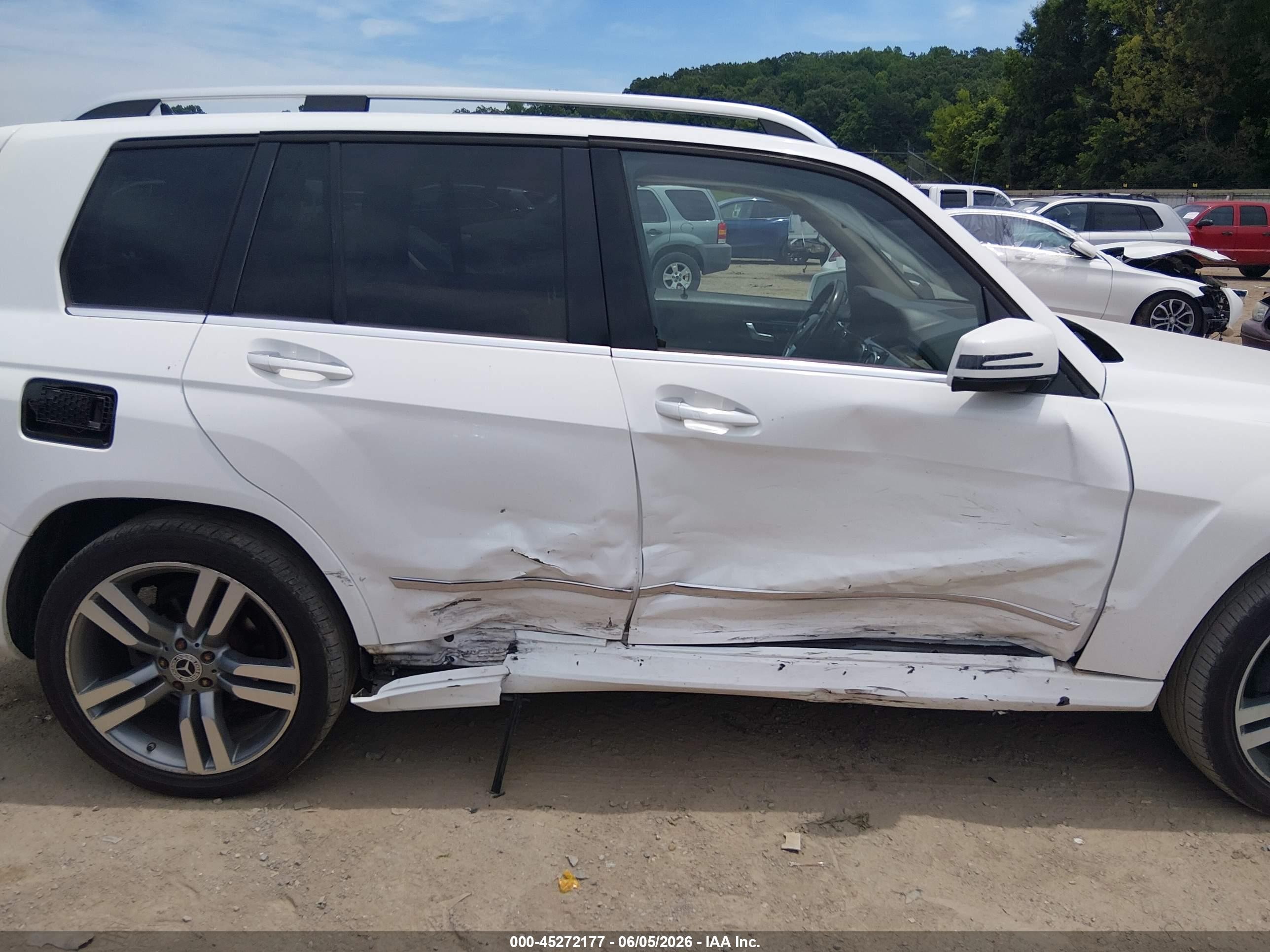 2013 Mercedes-benz Glk 350   White vin: WDCGG5HB1DG018740