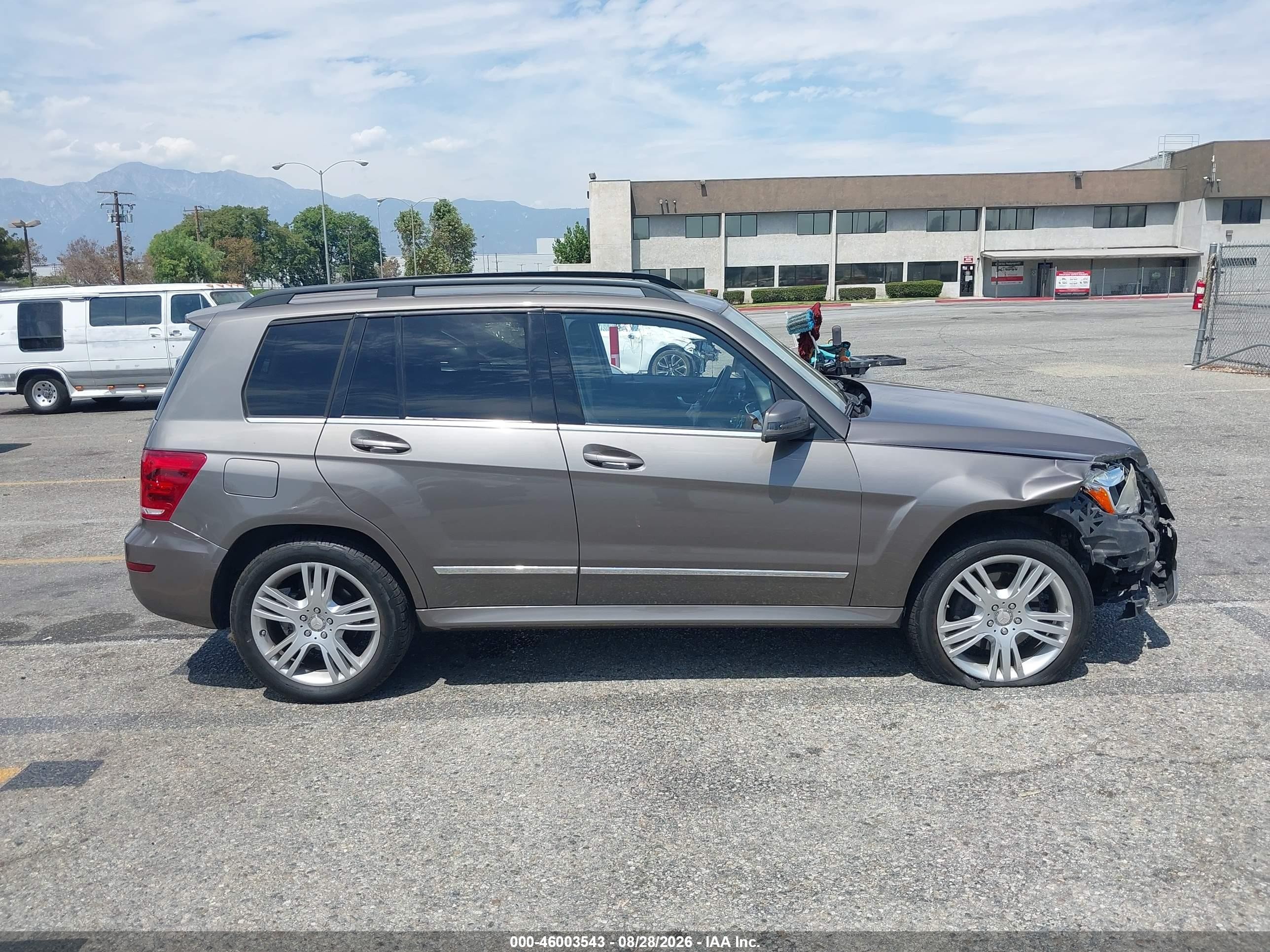 2013 Mercedes-benz Glk 350   Green vin: WDCGG5HB1DG053326
