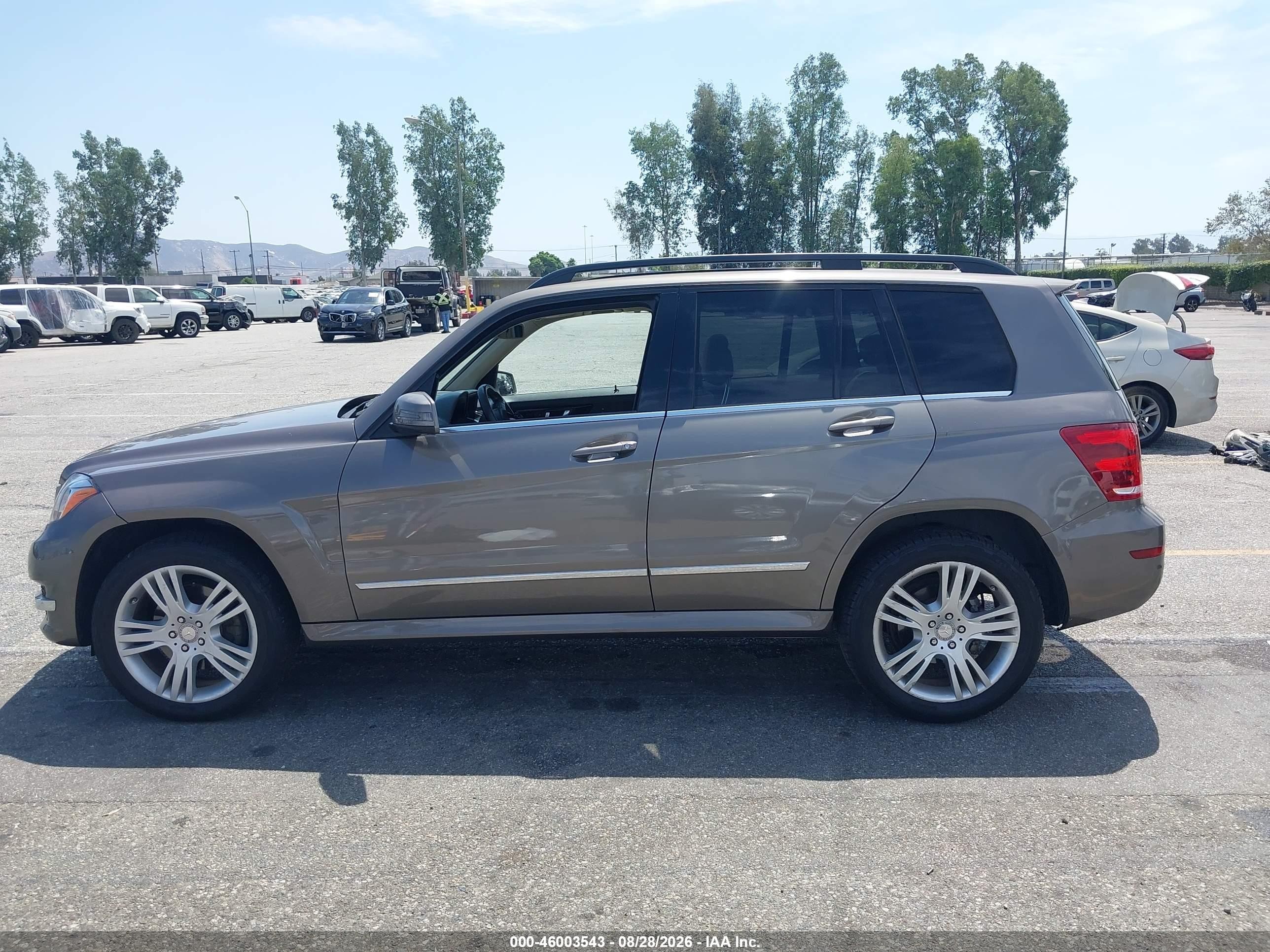 2013 Mercedes-benz Glk 350   Green vin: WDCGG5HB1DG053326