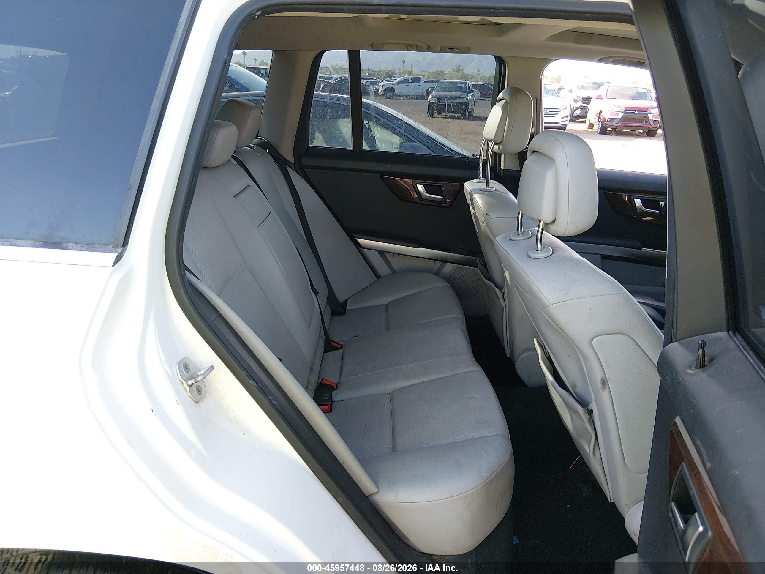 2014 Mercedes-benz Glk 350   White vin: WDCGG5HB1EG296085