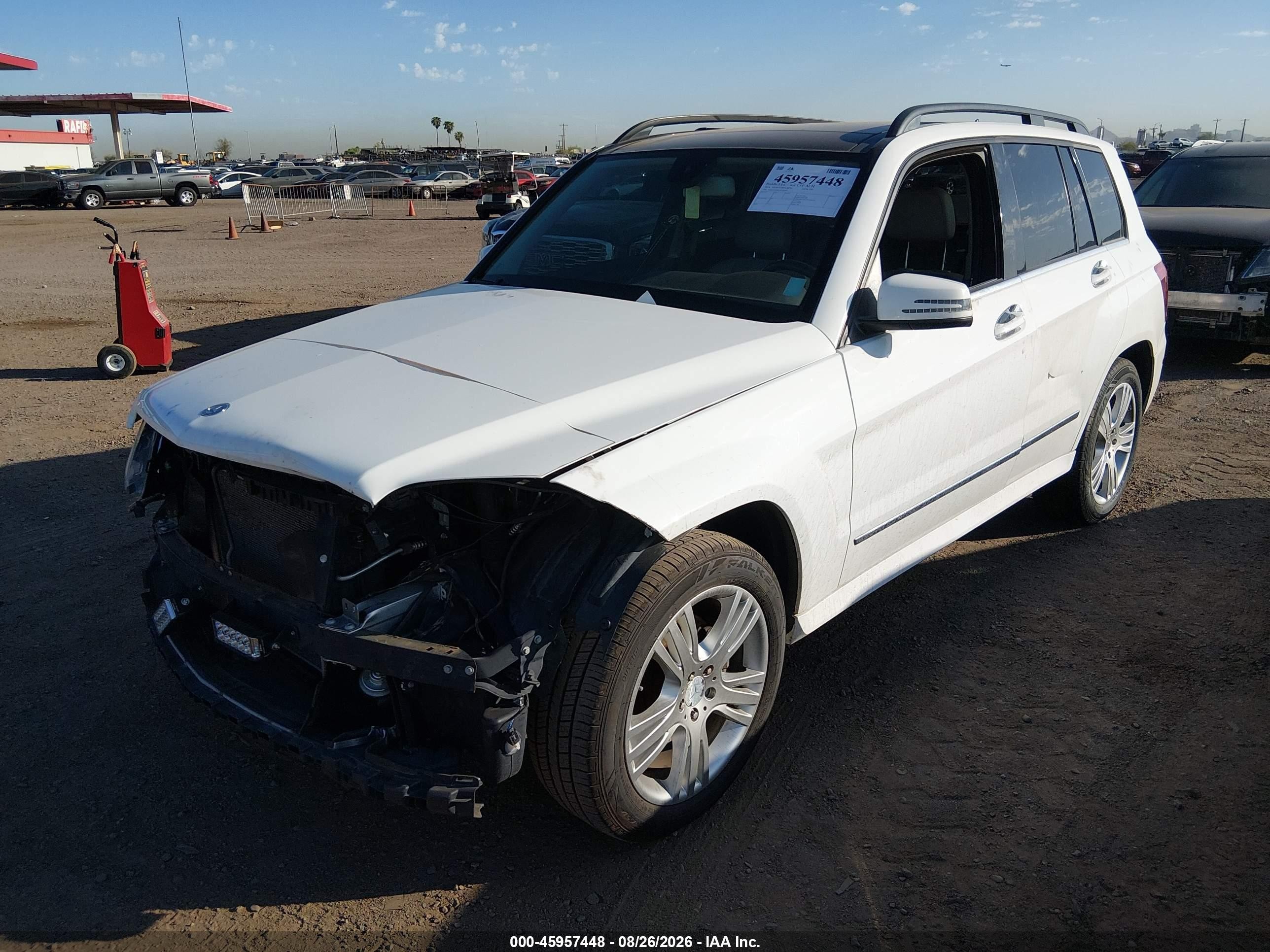 2014 Mercedes-benz Glk 350   White vin: WDCGG5HB1EG296085