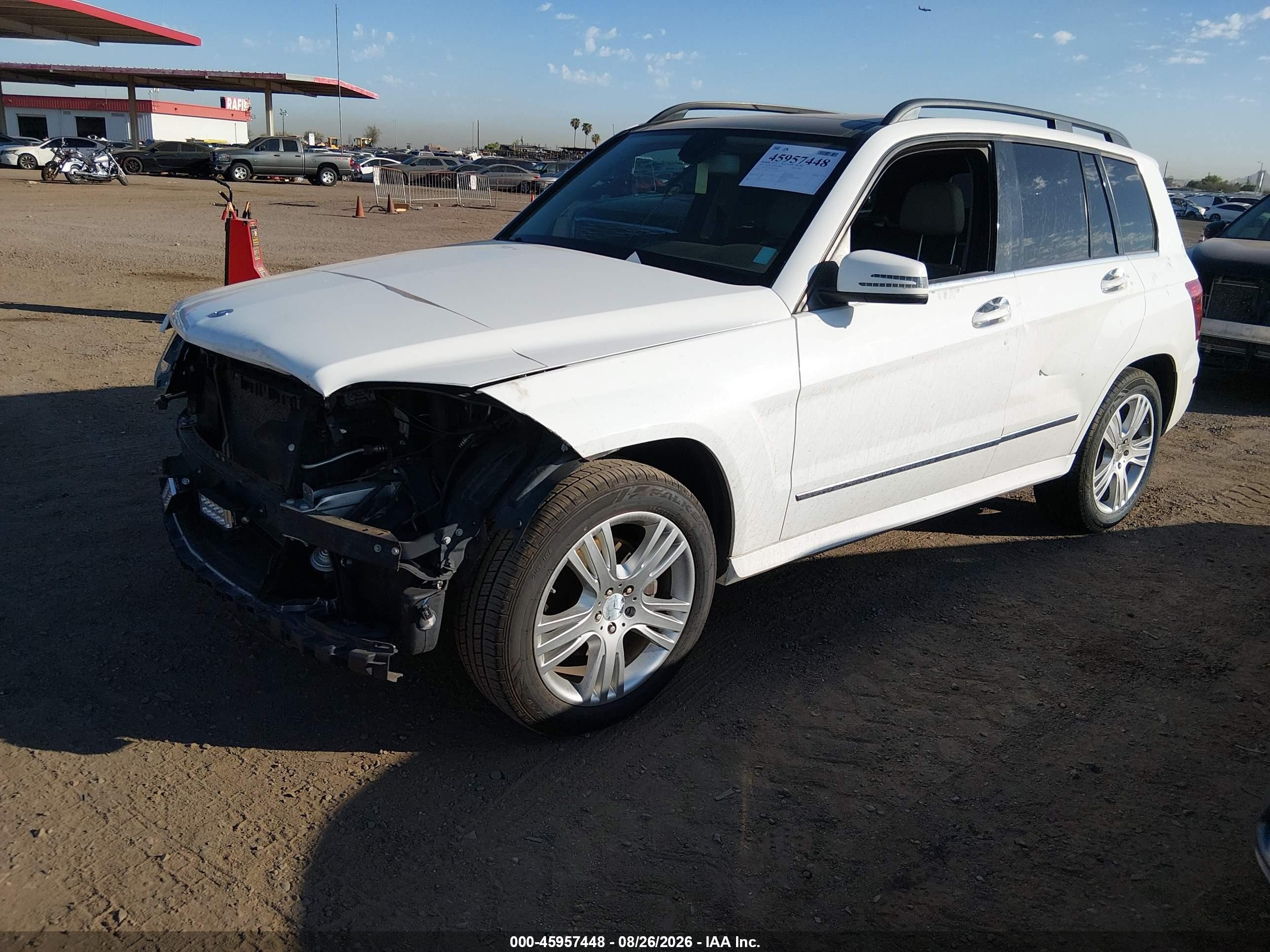 2014 Mercedes-benz Glk 350   White vin: WDCGG5HB1EG296085