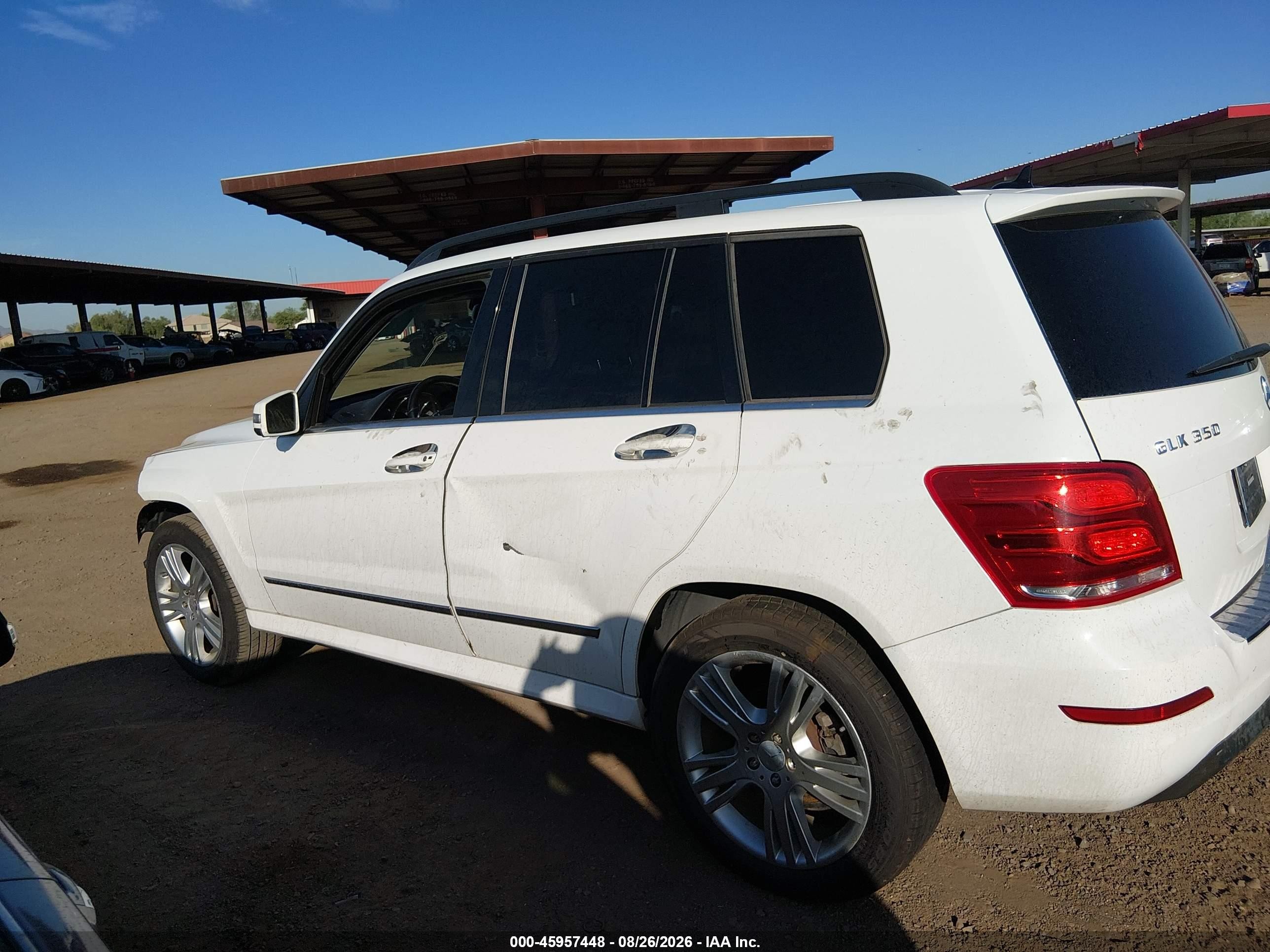 2014 Mercedes-benz Glk 350   White vin: WDCGG5HB1EG296085