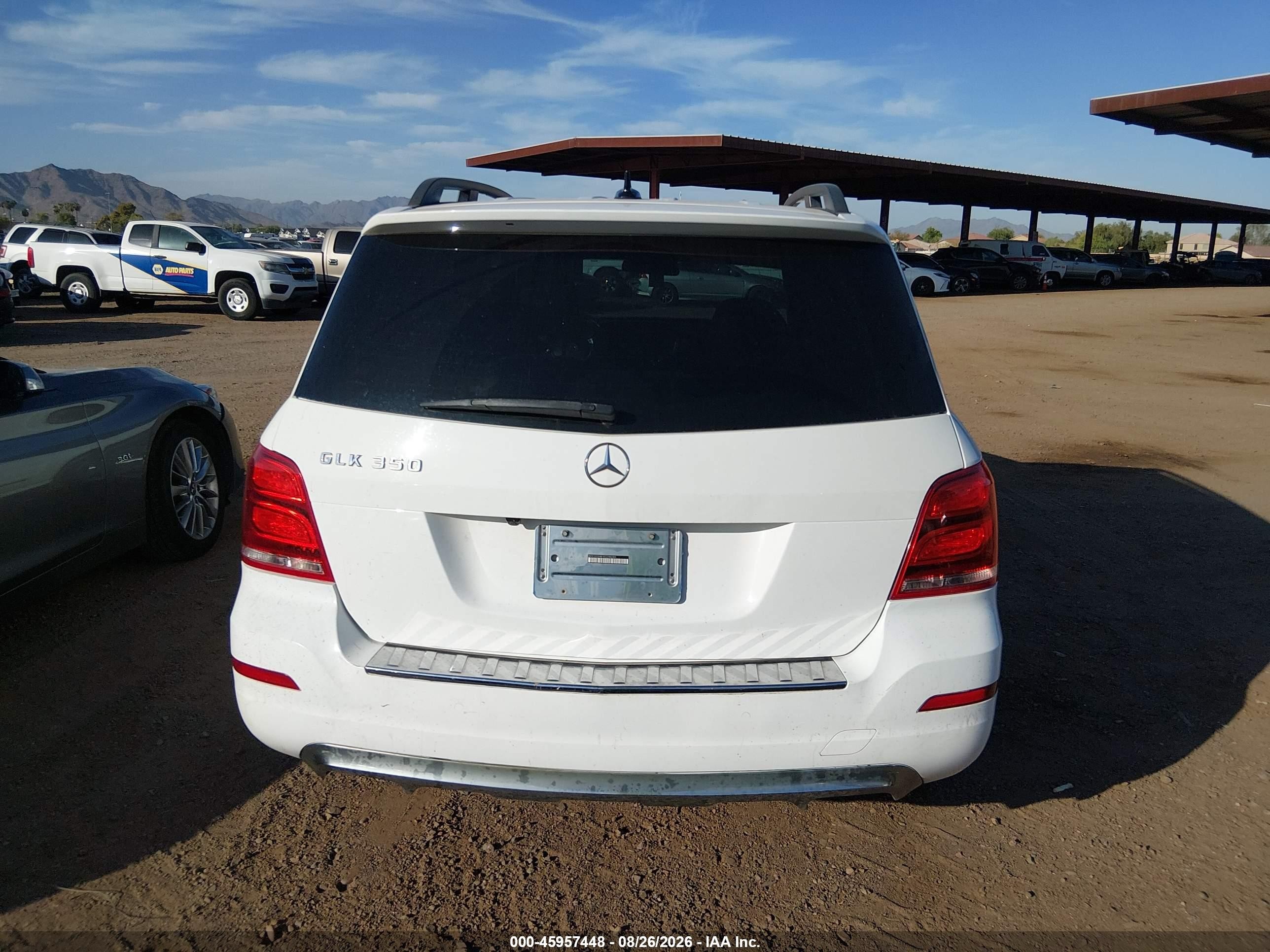 2014 Mercedes-benz Glk 350   White vin: WDCGG5HB1EG296085