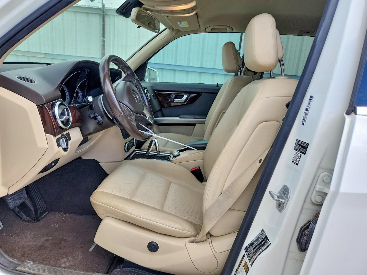 2015 Mercedes-benz Glk 350 White vin: WDCGG5HB1FG347747