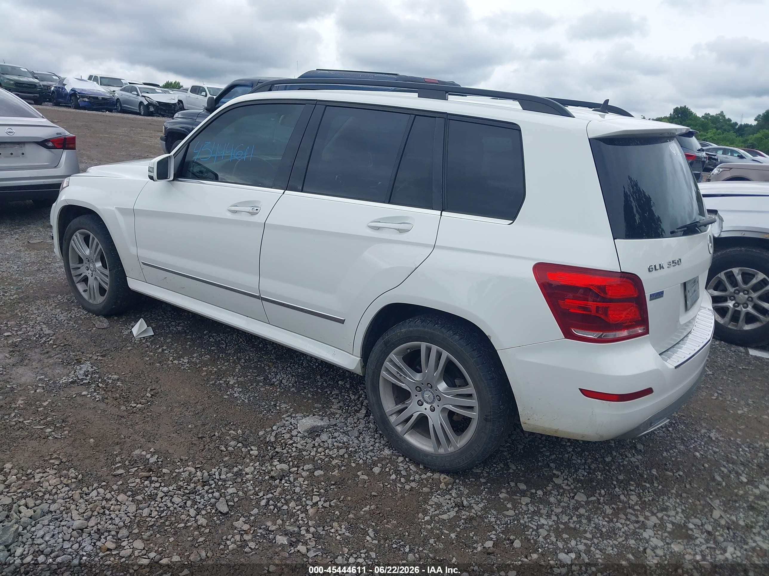 2015 Mercedes-benz Glk 350   Белый vin: WDCGG5HB1FG391263