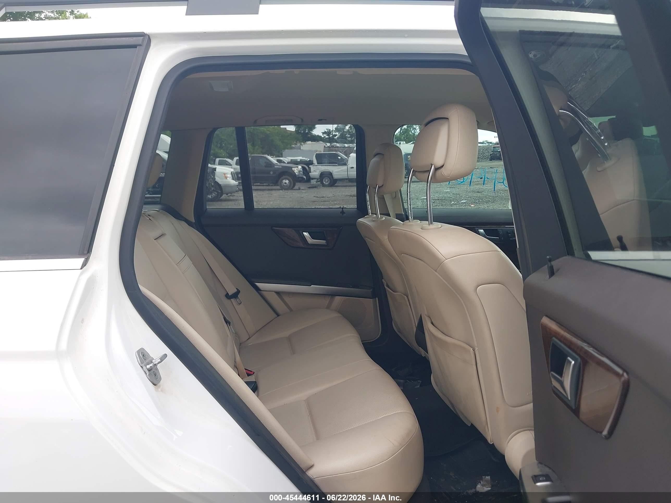 2015 Mercedes-benz Glk 350   Белый vin: WDCGG5HB1FG391263