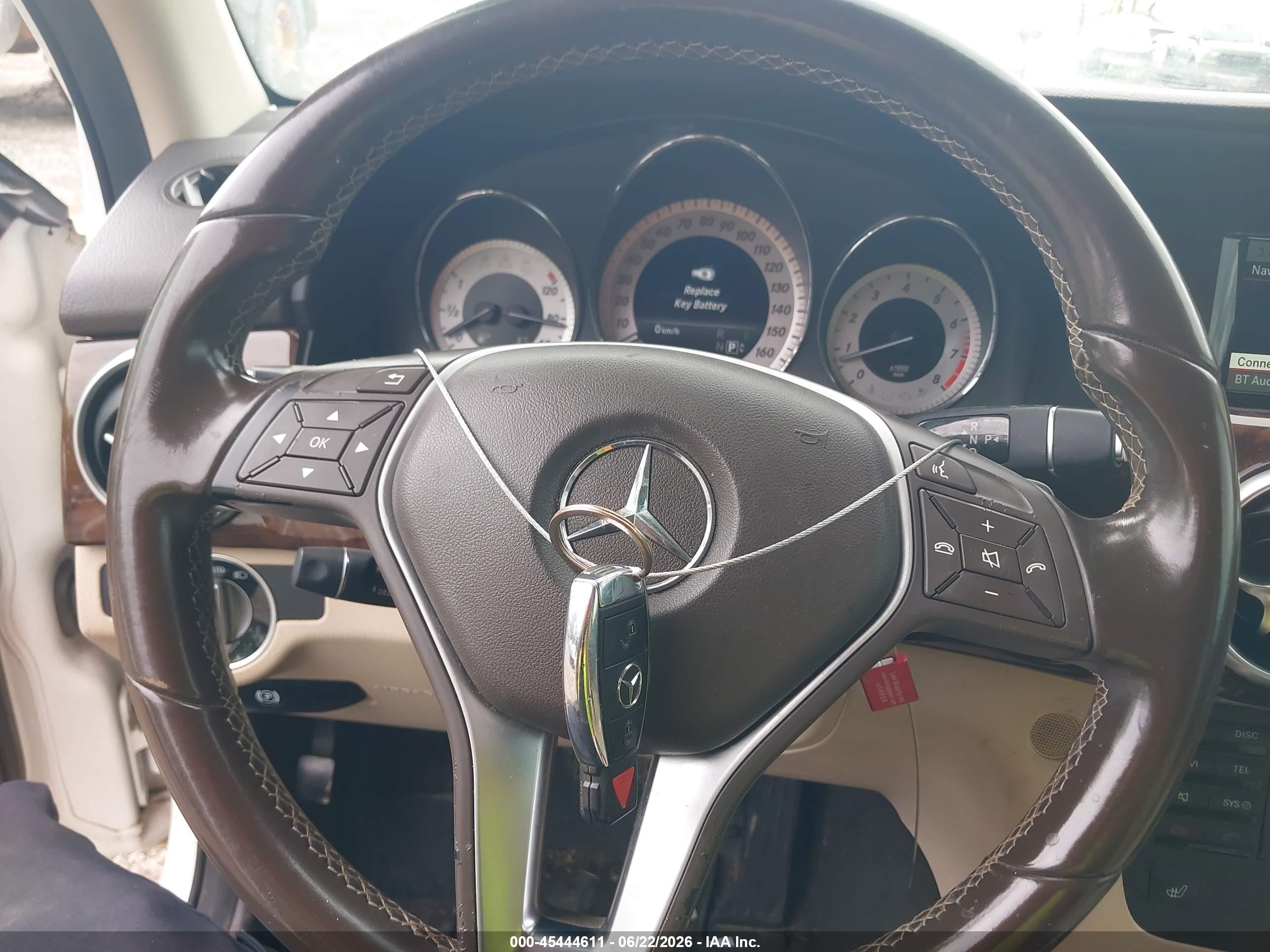 2015 Mercedes-benz Glk 350   Белый vin: WDCGG5HB1FG391263