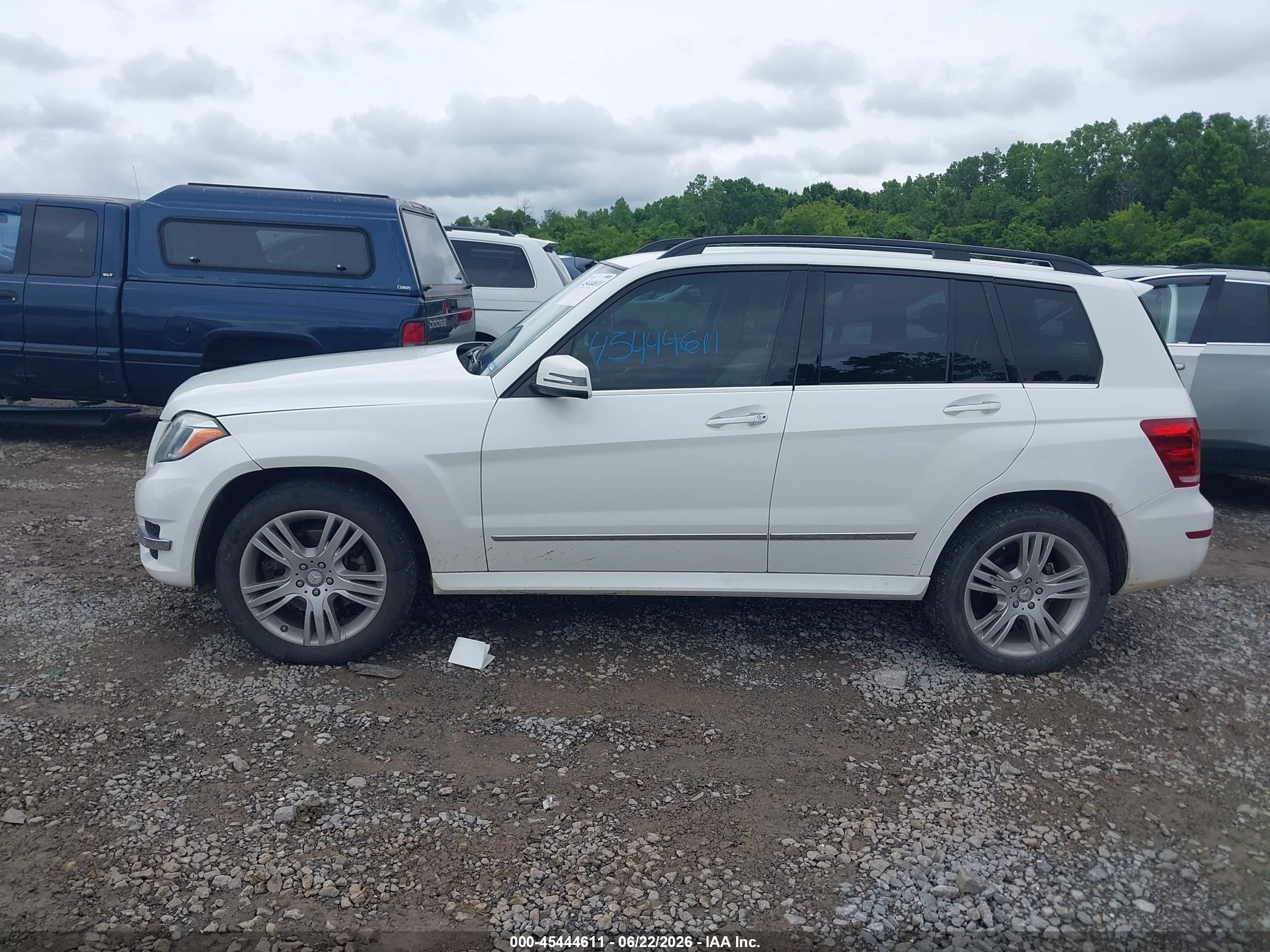 2015 Mercedes-benz Glk 350   Белый vin: WDCGG5HB1FG391263