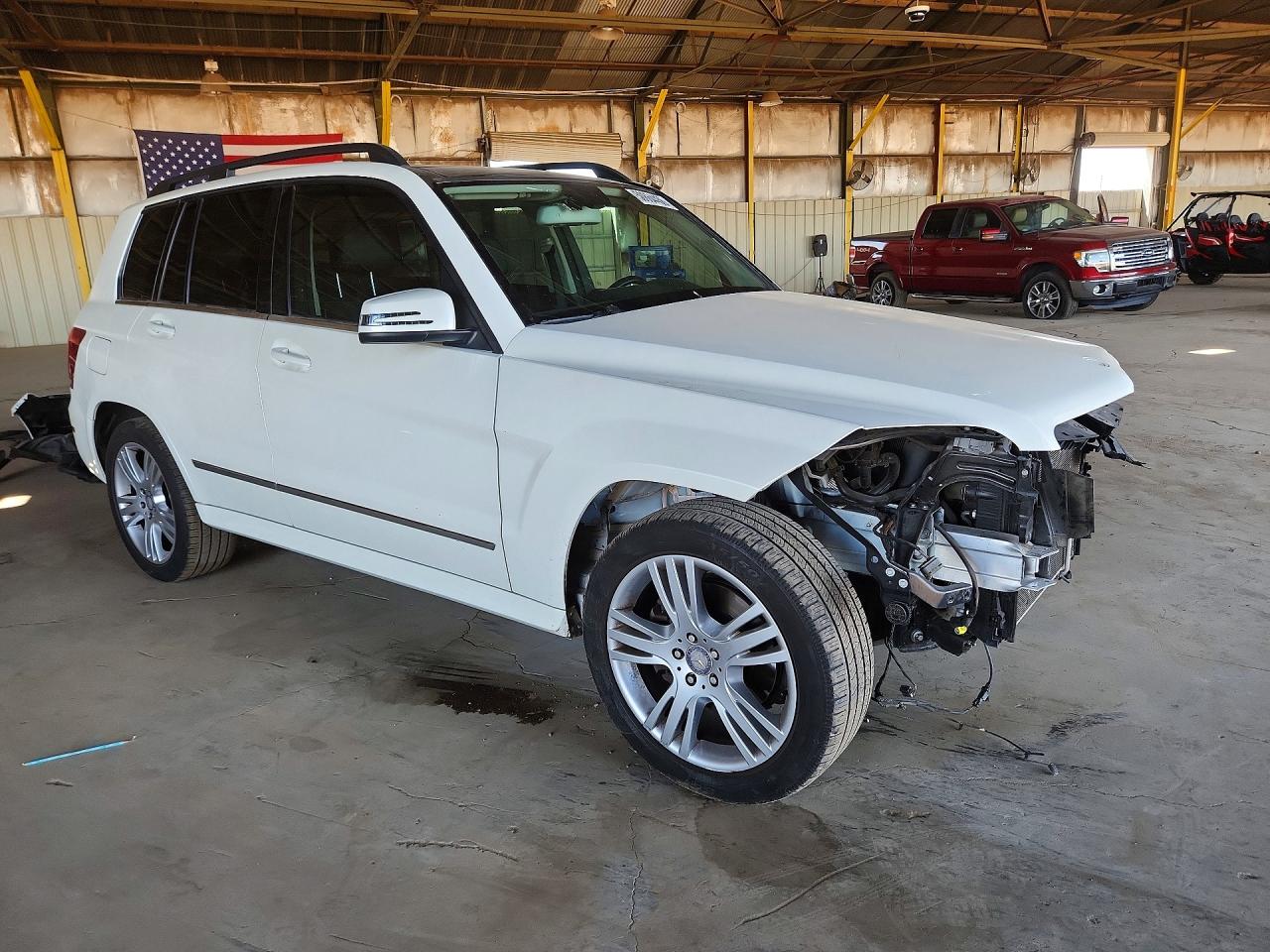 2013 Mercedes-benz Glk 350 White vin: WDCGG5HB2DG030413