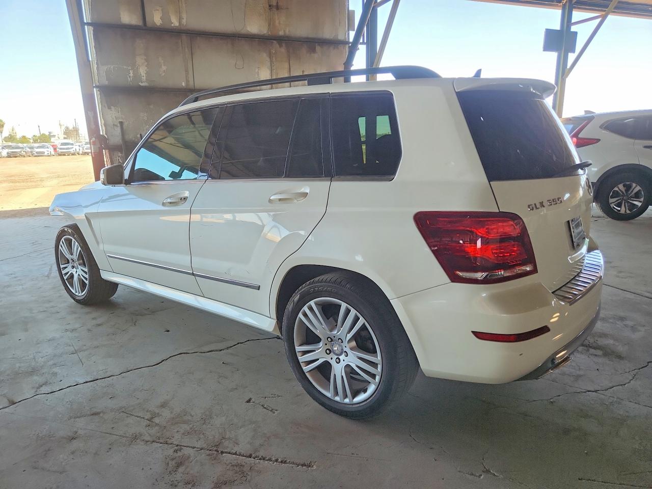 2013 Mercedes-benz Glk 350 White vin: WDCGG5HB2DG030413