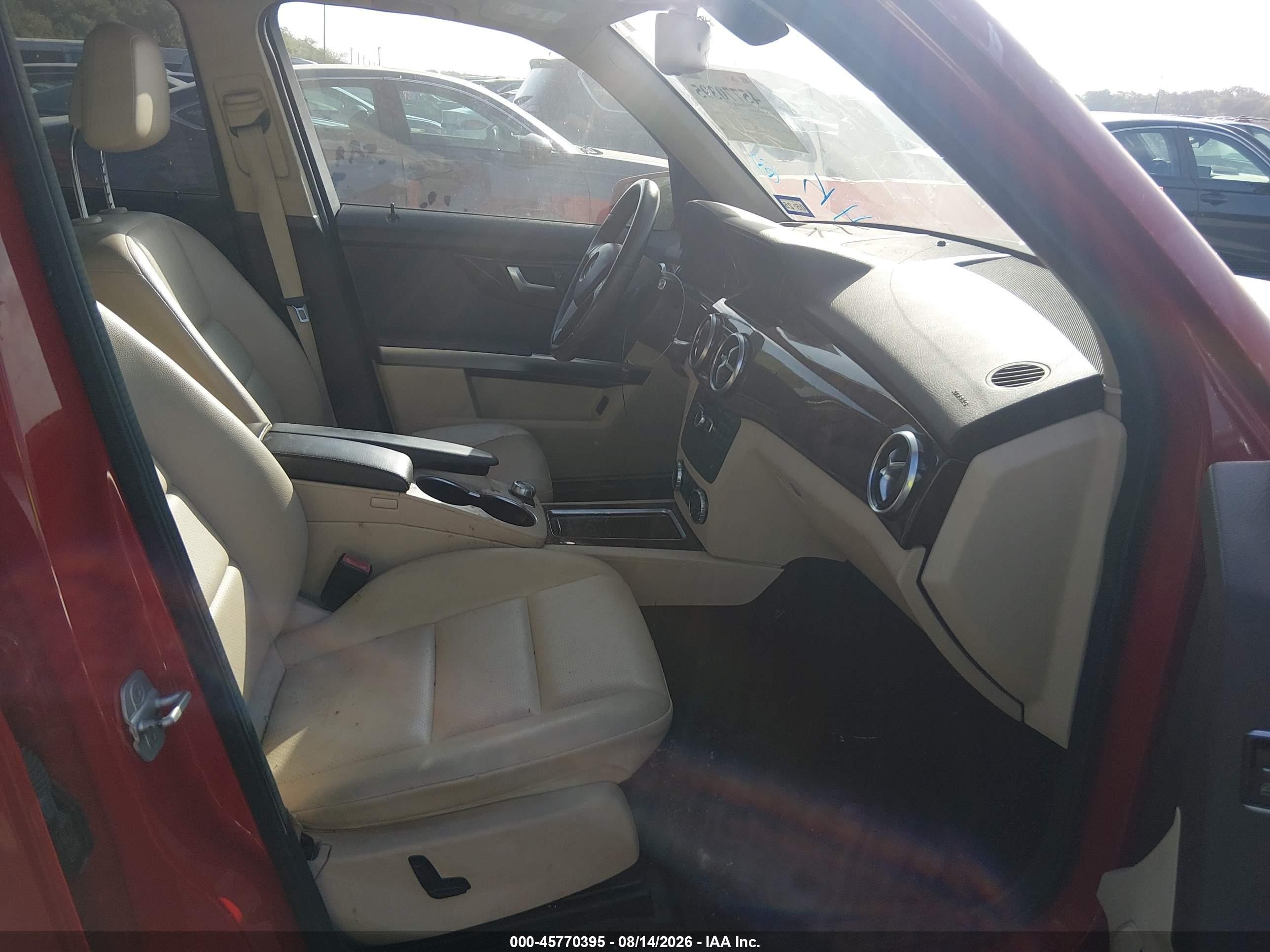 2014 Mercedes-benz Glk 350   Red vin: WDCGG5HB2EG161343