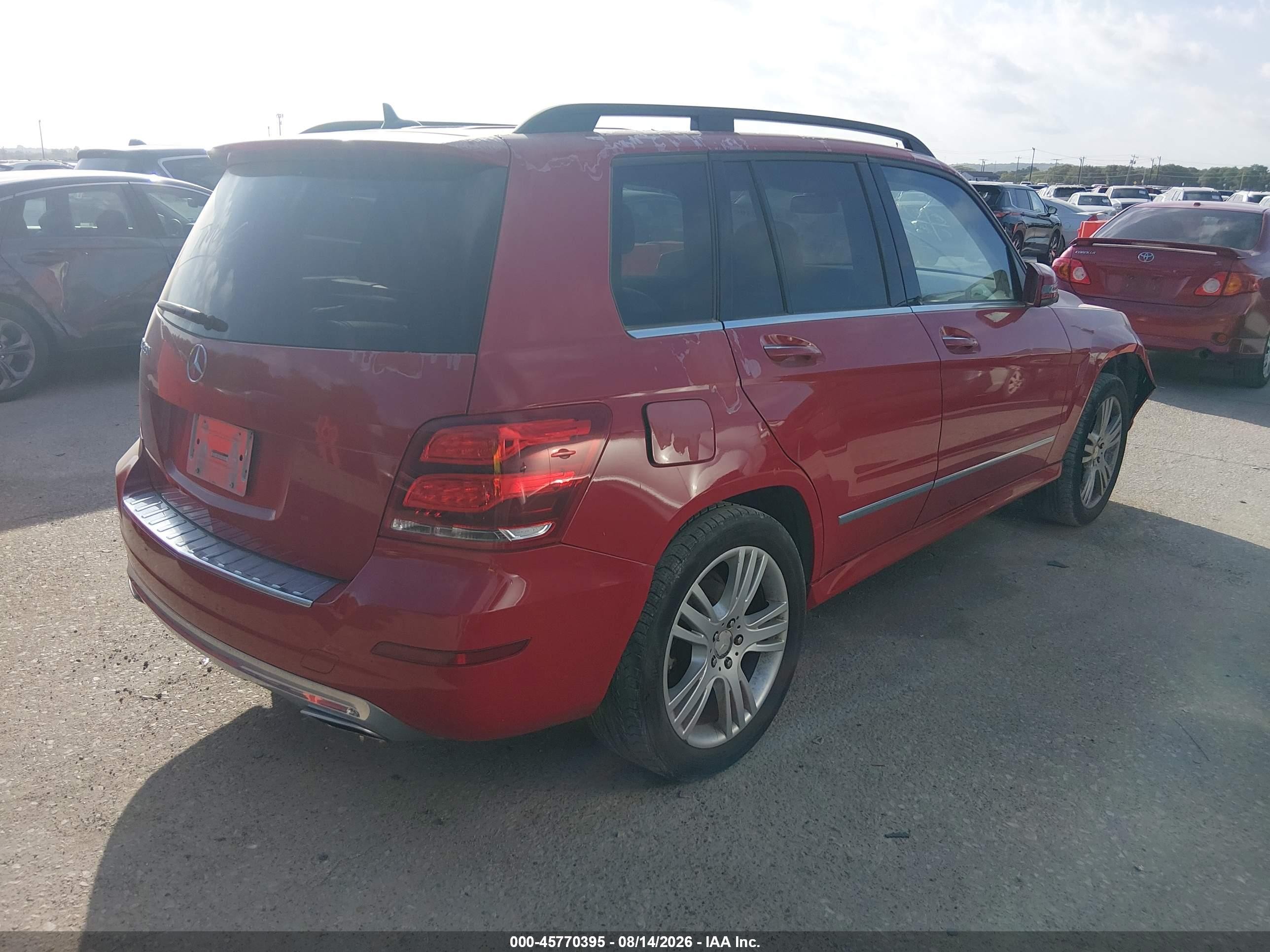 2014 Mercedes-benz Glk 350   Red vin: WDCGG5HB2EG161343