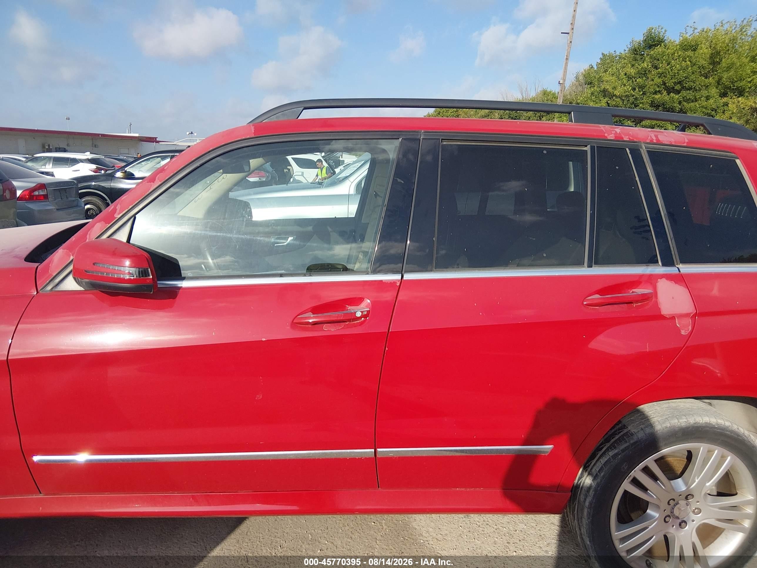 2014 Mercedes-benz Glk 350   Red vin: WDCGG5HB2EG161343