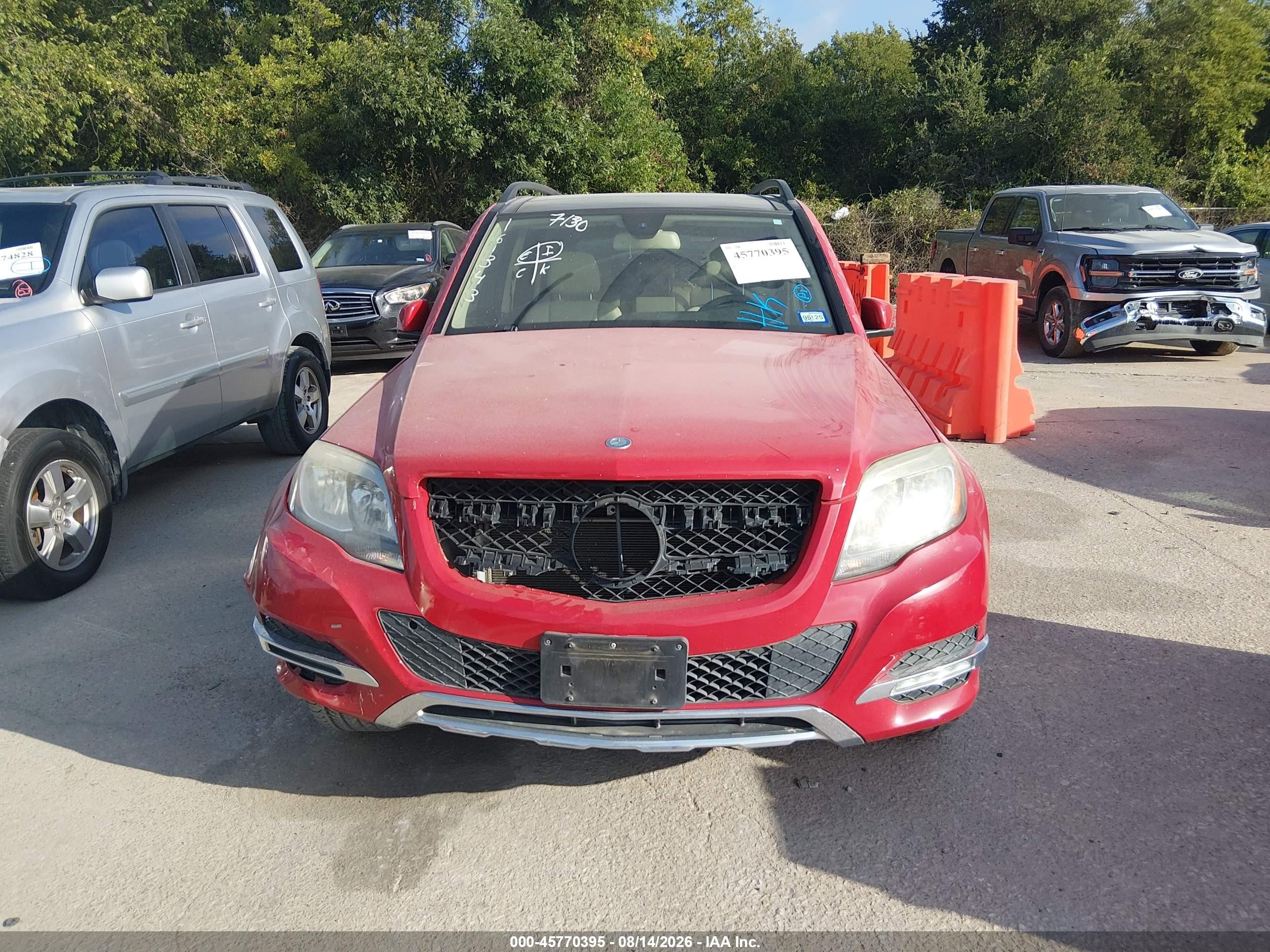 2014 Mercedes-benz Glk 350   Red vin: WDCGG5HB2EG161343