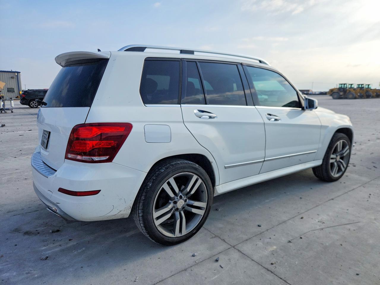2014 Mercedes-benz Glk 350 White vin: WDCGG5HB2EG190812