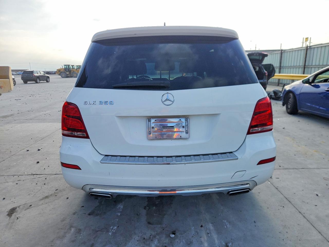 2014 Mercedes-benz Glk 350 White vin: WDCGG5HB2EG190812