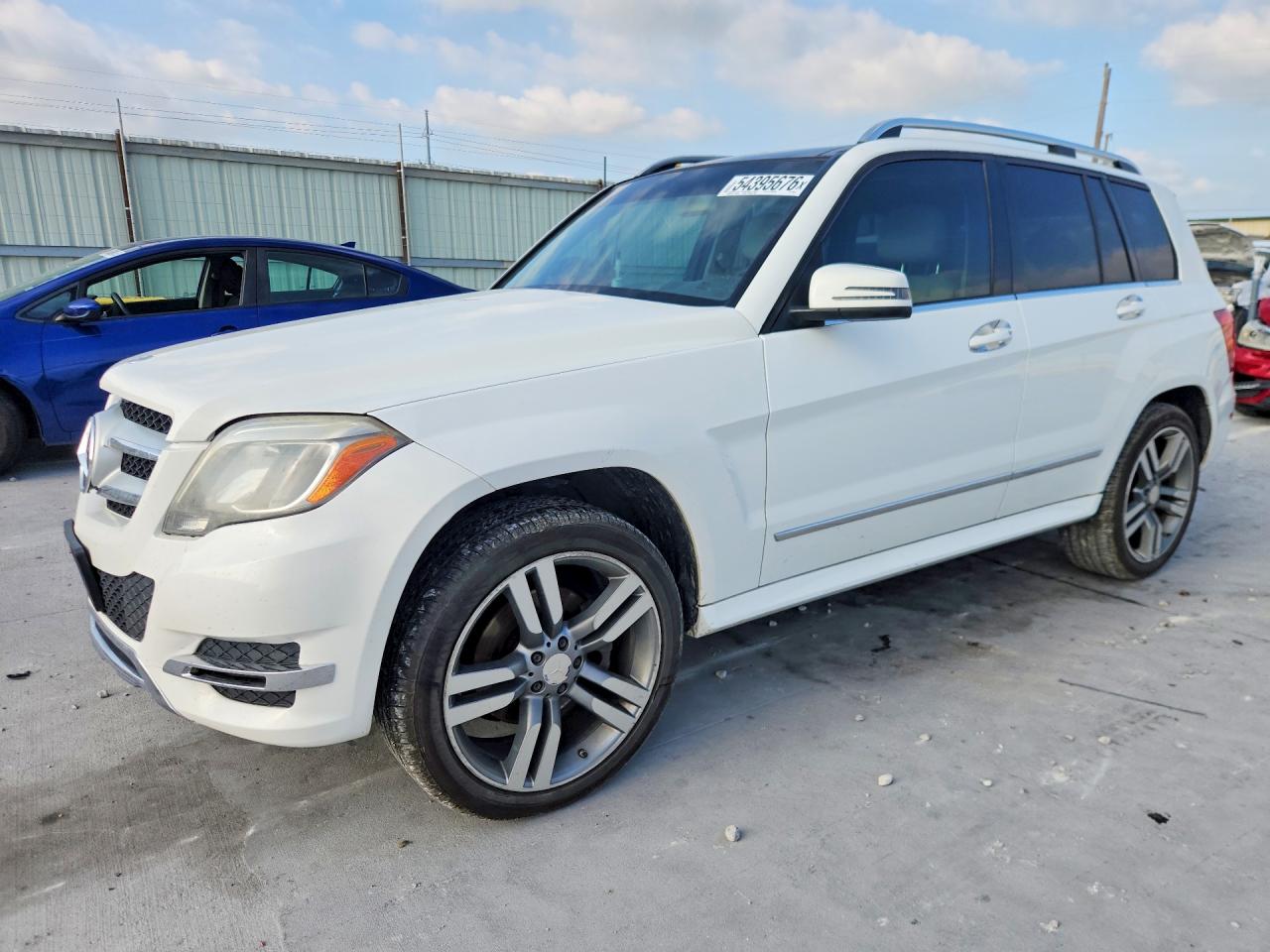 2014 Mercedes-benz Glk 350 White vin: WDCGG5HB2EG190812