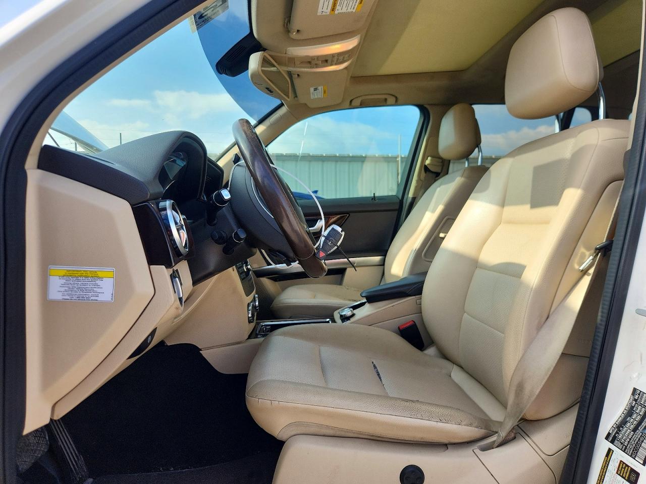 2014 Mercedes-benz Glk 350 White vin: WDCGG5HB2EG190812