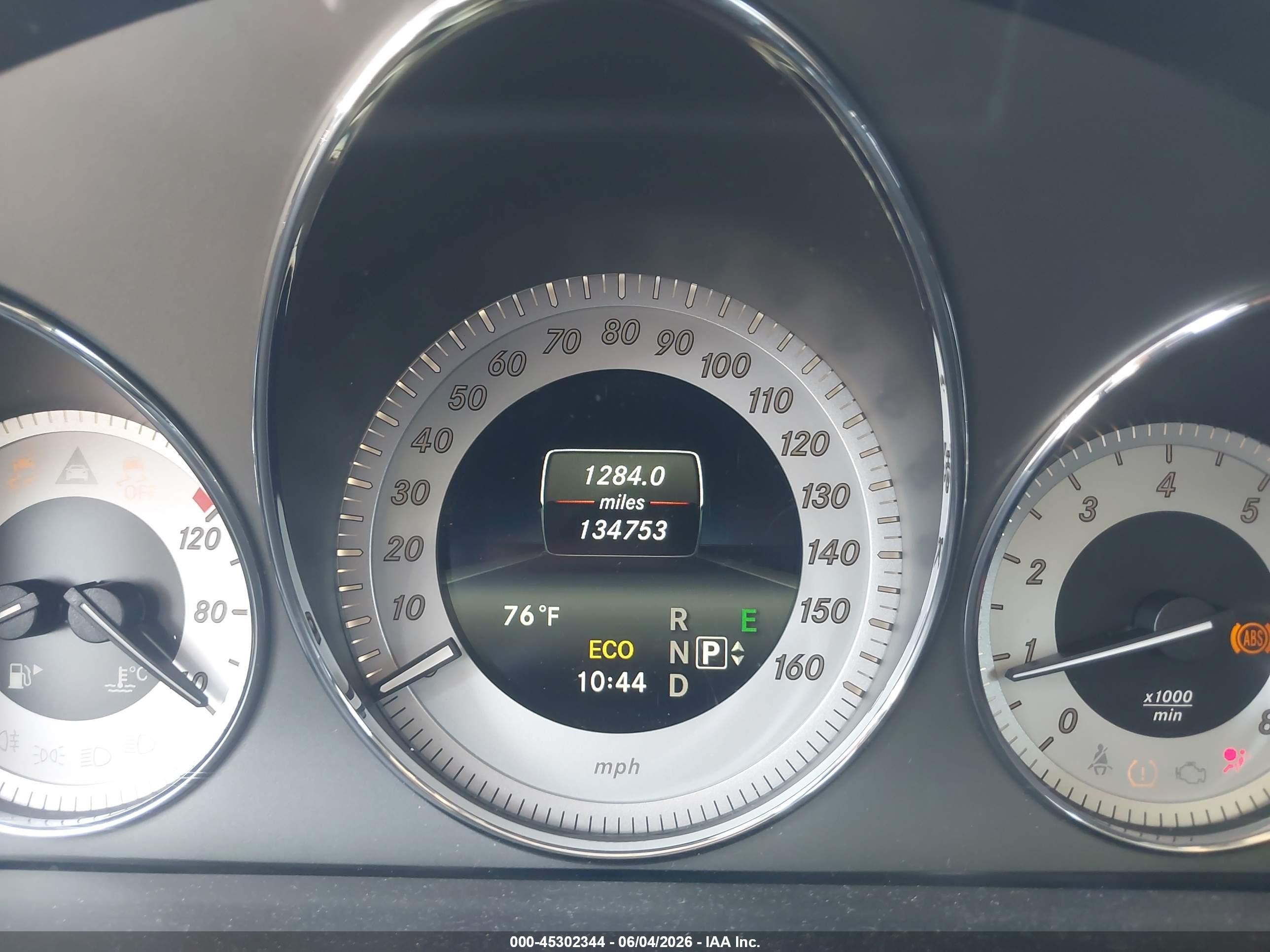 2014 Mercedes-benz Glk 350   White vin: WDCGG5HB2EG289369