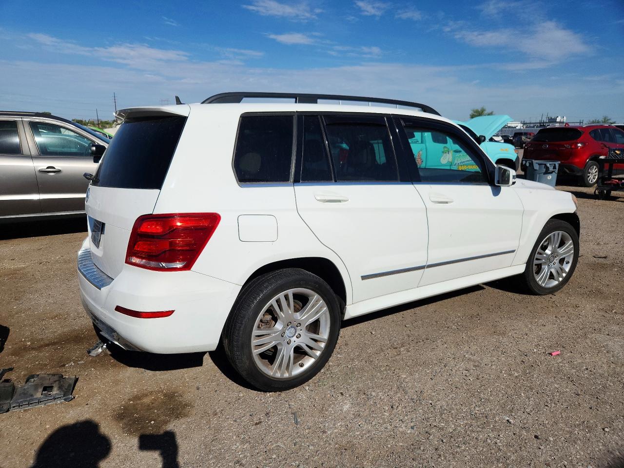 2015 Mercedes-benz Glk 350 White vin: WDCGG5HB2FG402352