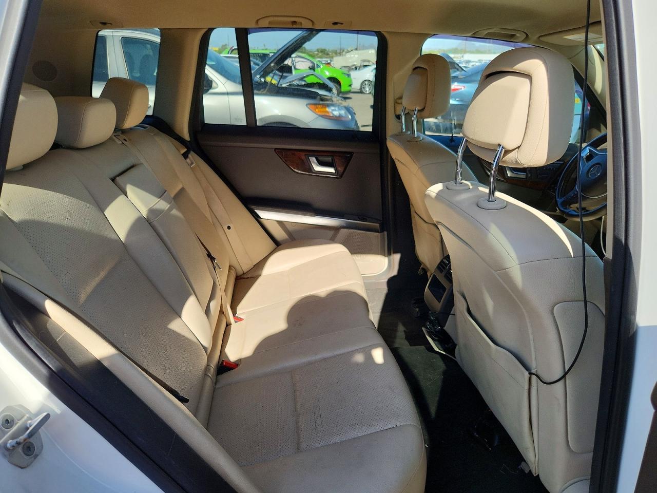 2015 Mercedes-benz Glk 350 White vin: WDCGG5HB2FG402352