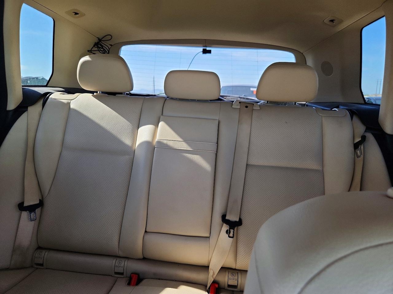 2015 Mercedes-benz Glk 350 White vin: WDCGG5HB2FG402352