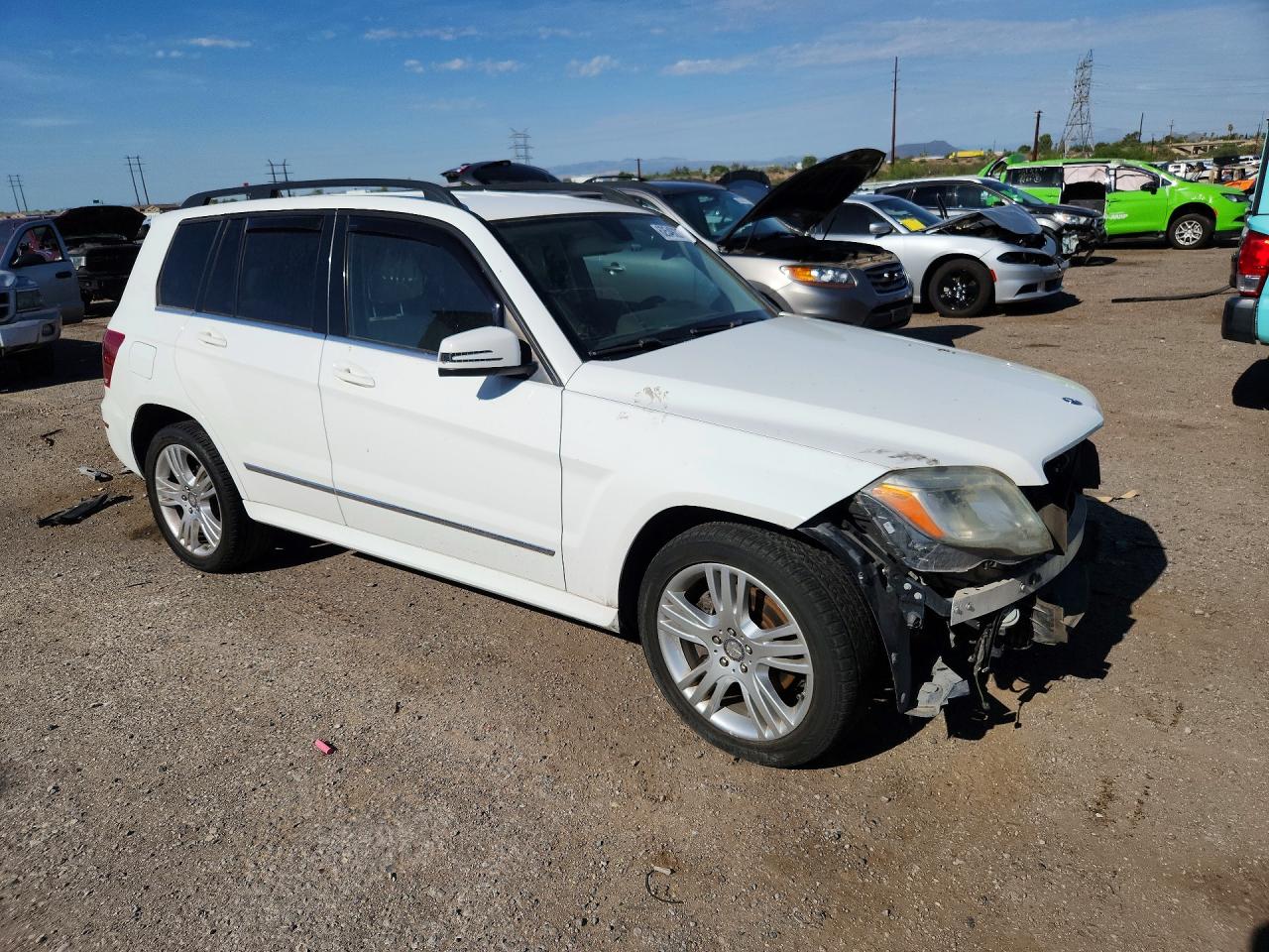 2015 Mercedes-benz Glk 350 White vin: WDCGG5HB2FG402352