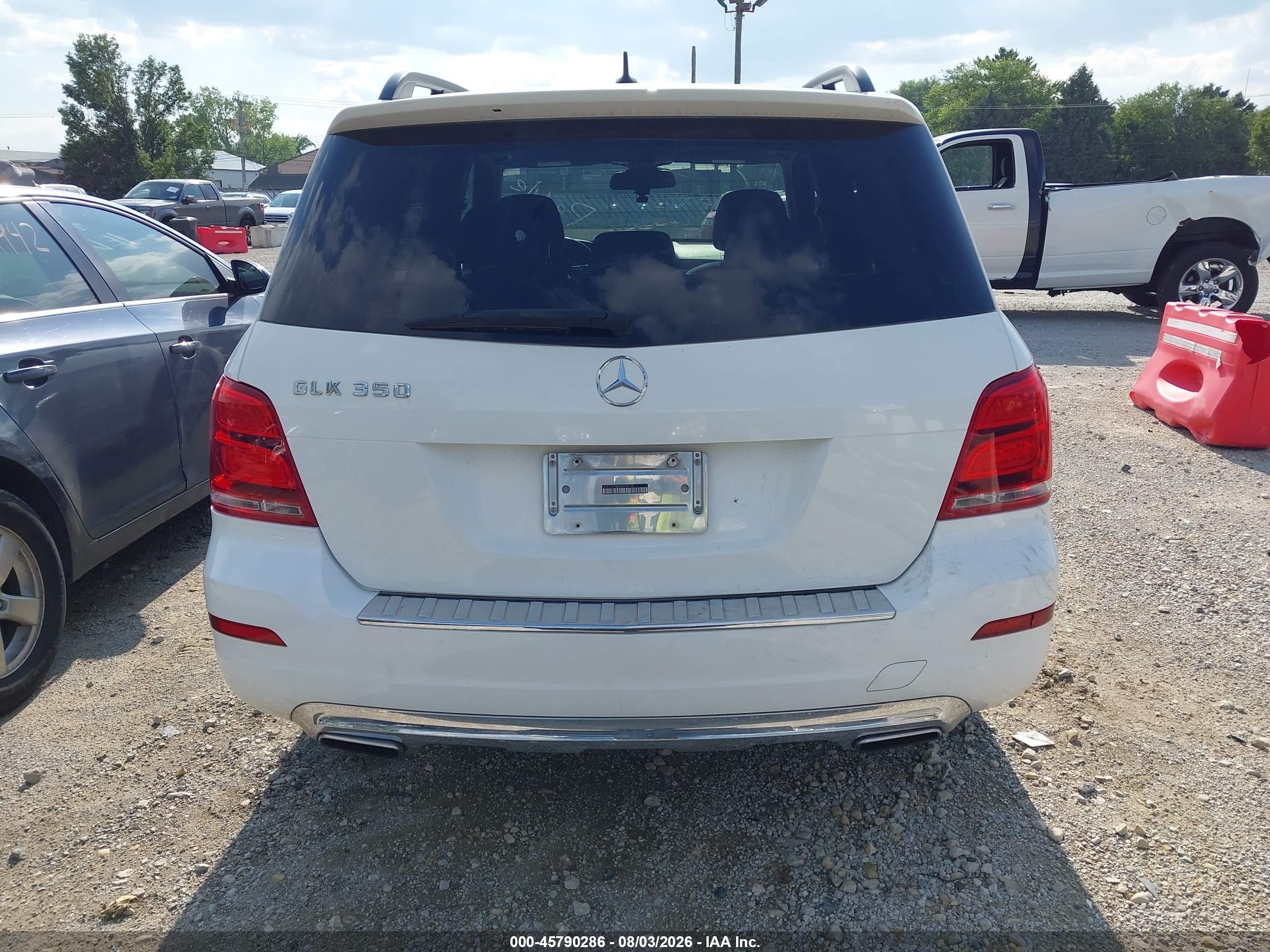 2014 Mercedes-benz Glk 350   White vin: WDCGG5HB3EG274136