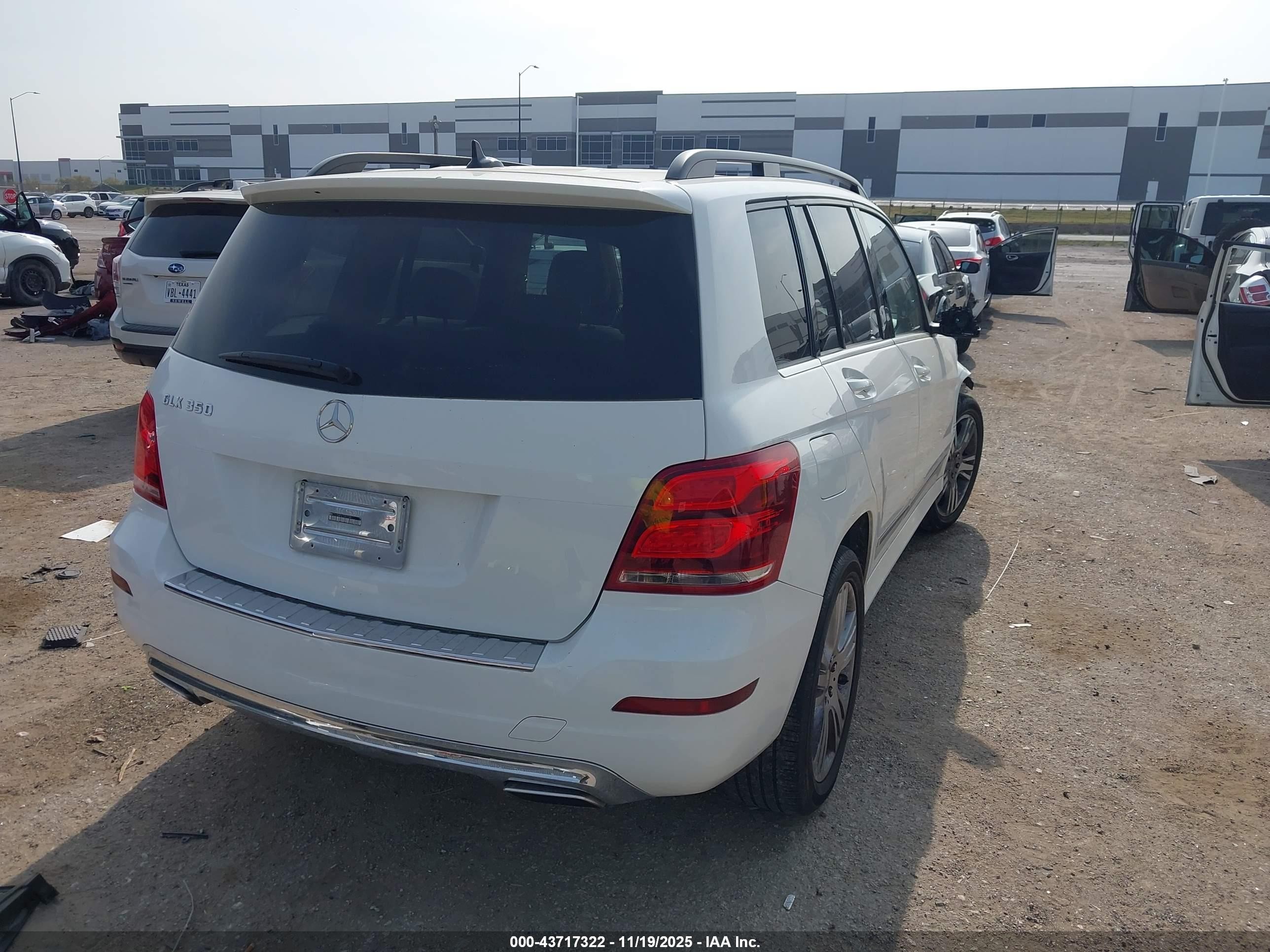 2014 Mercedes-benz Glk 350   White vin: WDCGG5HB3EG333220